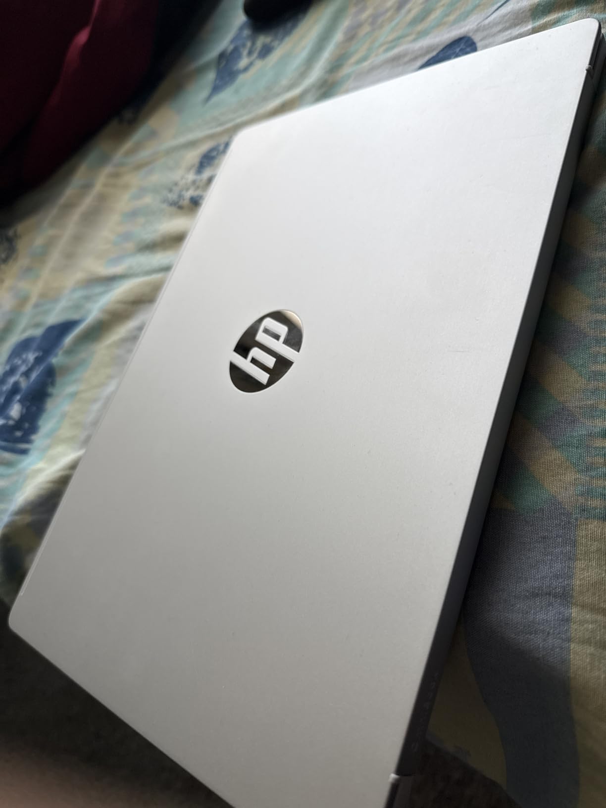 HP OmniBook 5 14 inch Next Gen AI PC, OLED Display, Snapdragon X Plus X1P-42-100, 16 GB RAM, 1 TB SSD, Qualcomm Adreno GPU, Windows 11 Home, Glacier Silver, 14-he0099nr customer photo 2