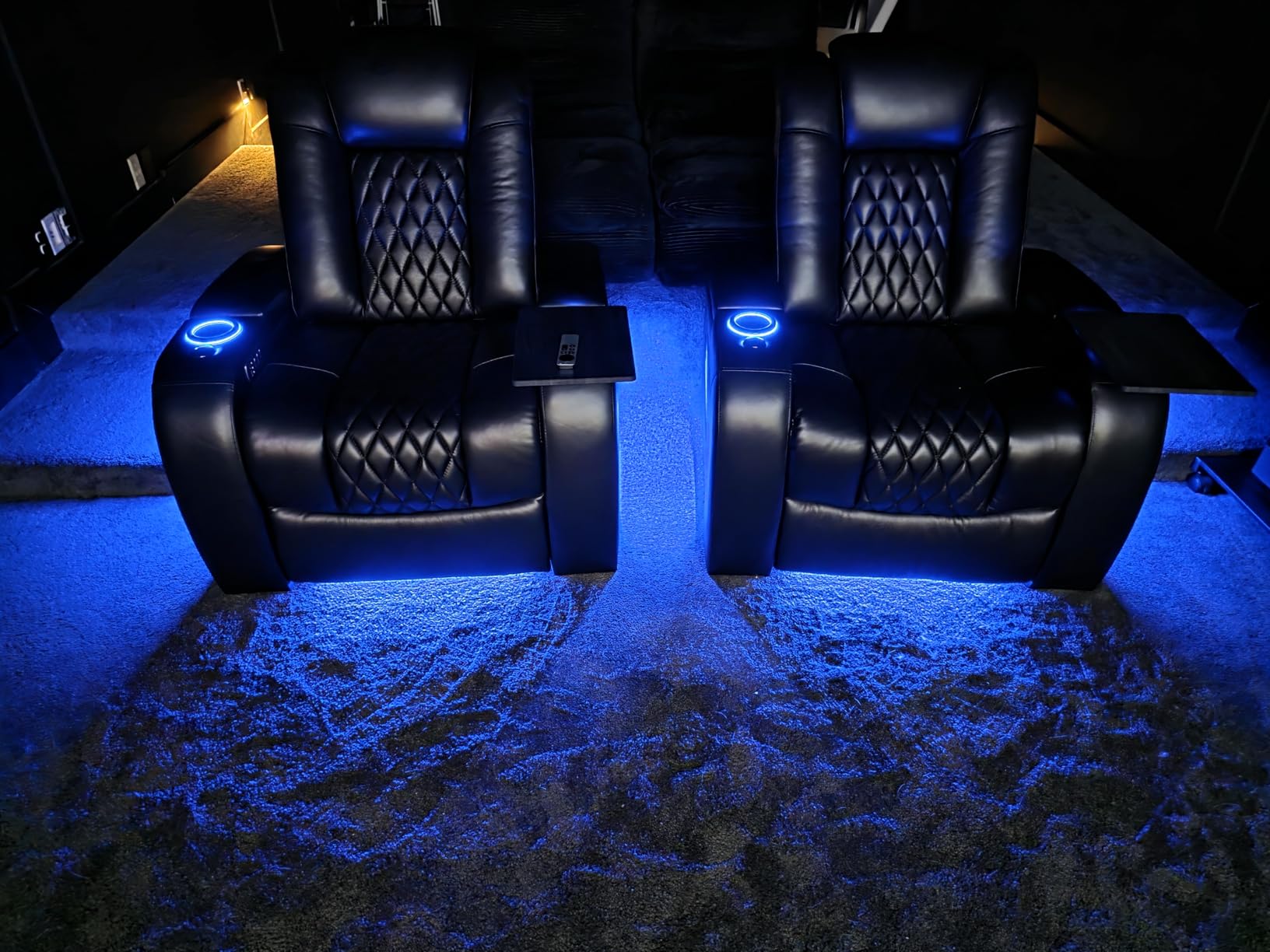 Seatcraft Virtuoso LT Zero-Gravity HeatZero Italian Leather Home Theater Seating, Heat & Massage, Power Headrest, Power Recline, Single Recliner, Black customer photo 1