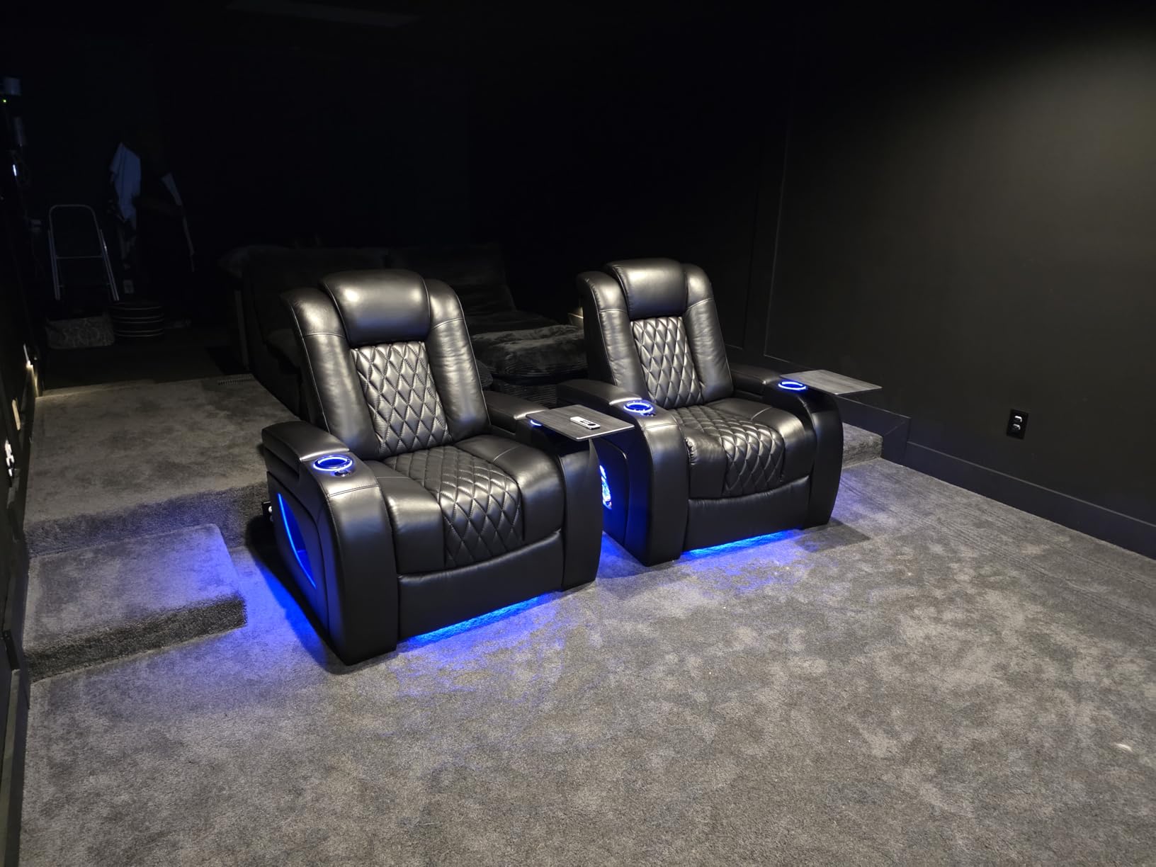 Seatcraft Virtuoso LT Zero-Gravity HeatZero Italian Leather Home Theater Seating, Heat & Massage, Power Headrest, Power Recline, Single Recliner, Black customer photo 2