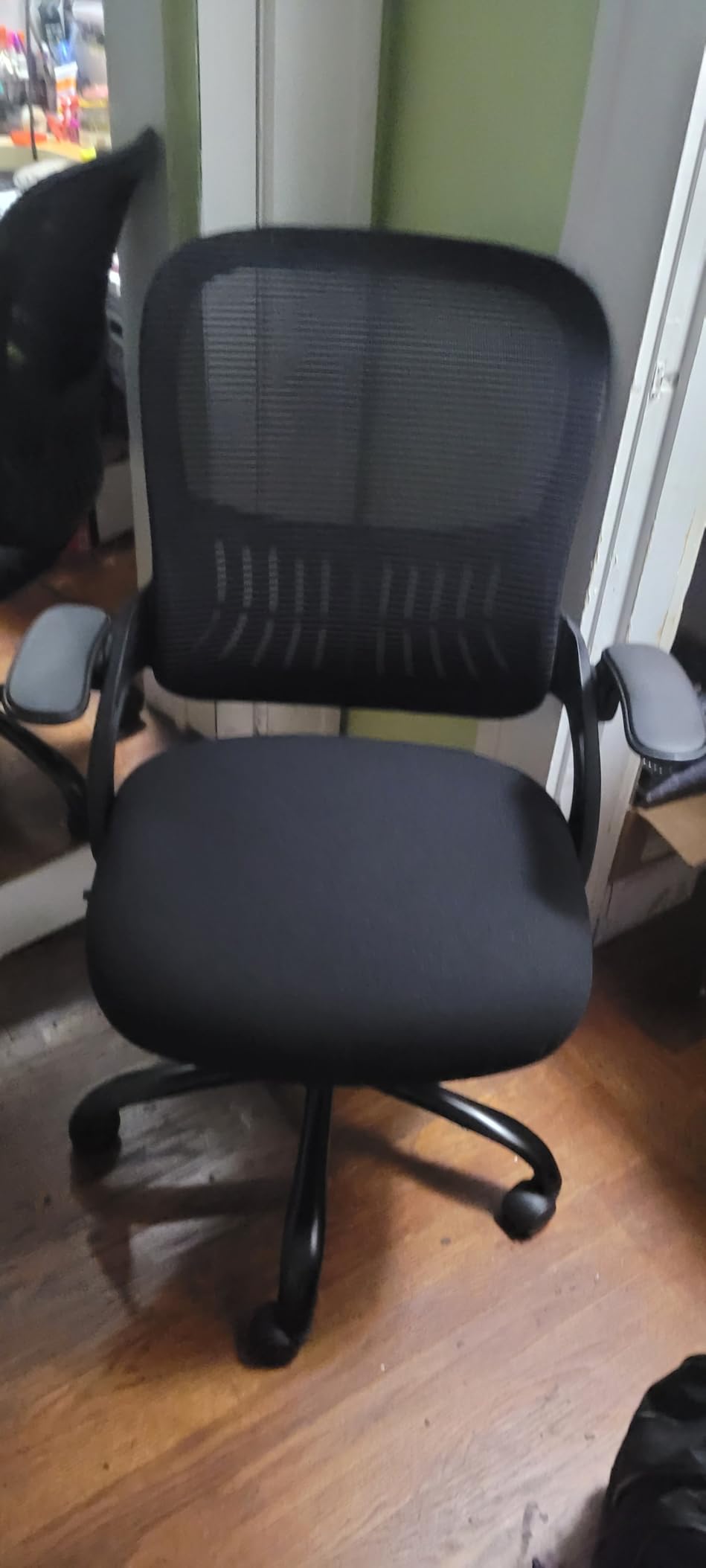 Sweetcrispy Office Computer Desk Chair, Ergonomic Mid-Back Mesh Rolling Work Swivel Task Chairs with Wheels, Comfortable Lumbar Support, Comfy Flip-up Arms for Home, Bedroom, Study, Student, Black customer photo 2