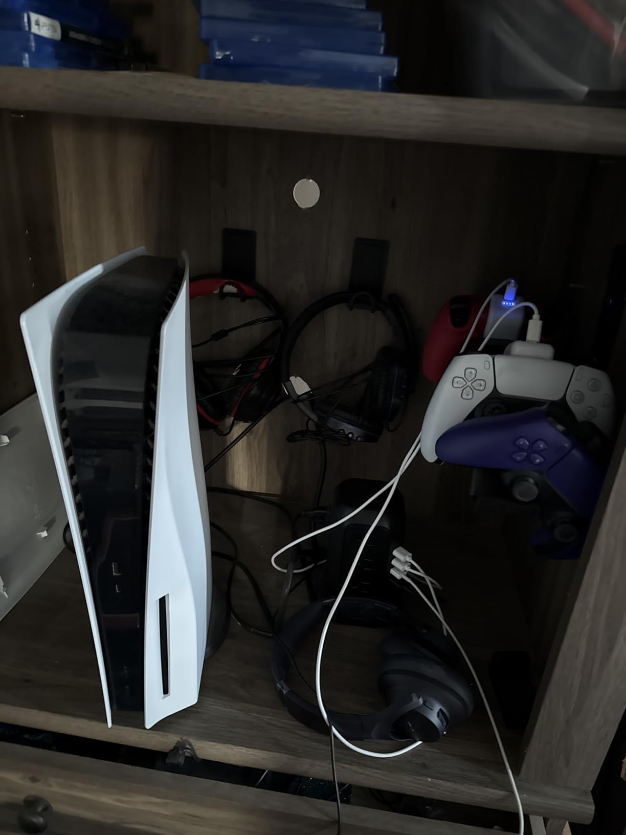 KDD Controller Wall Mount & Headset Holder, Universal Gaming Organizer Stand with Storage Box, Fits Xbox Series X/S, PS4, PS5, Switch, Steam, Gamepad Hanger for Headphones & Accessories customer photo 1