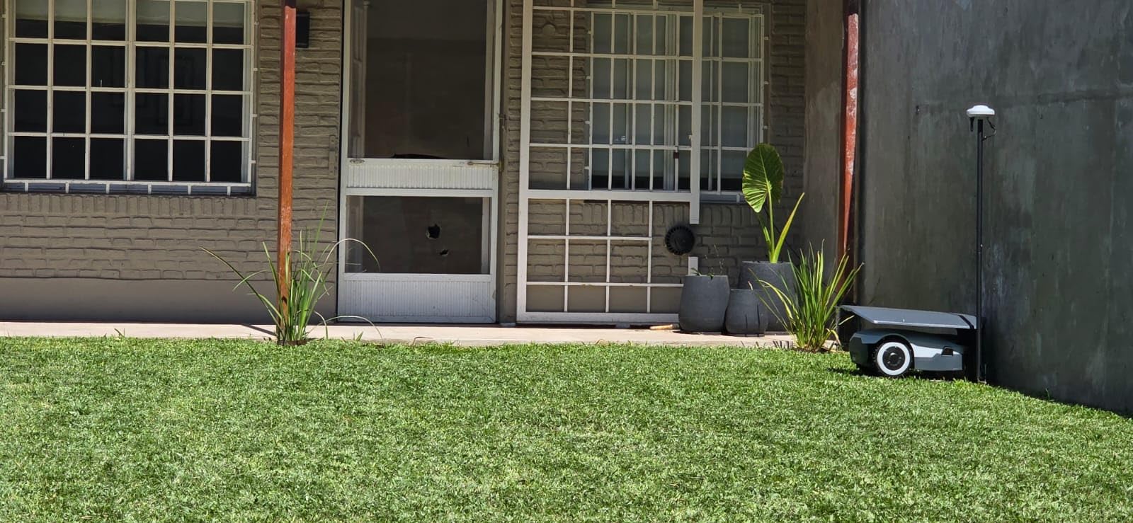 ANTHBOT Genie600 Robot Lawn Mower - NO Wire, Full Band RTK+4-Eye Vision Robotic Lawnmower for 1/4 Acre, Auto Mapping, Multi-Zone Management, Accurate Obstacle Avoidance, Intelligent Path Planning customer photo 1