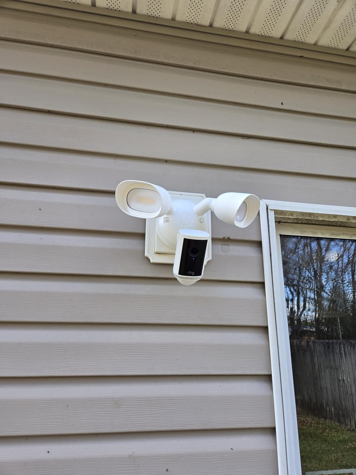 Ring Floodlight Cam Pro, Wired (newest model), Home or business security, Retinal 4K with wide-angle video, 10x Enhanced Zoom, and 2000 Lumen Floodlights, White customer photo 2