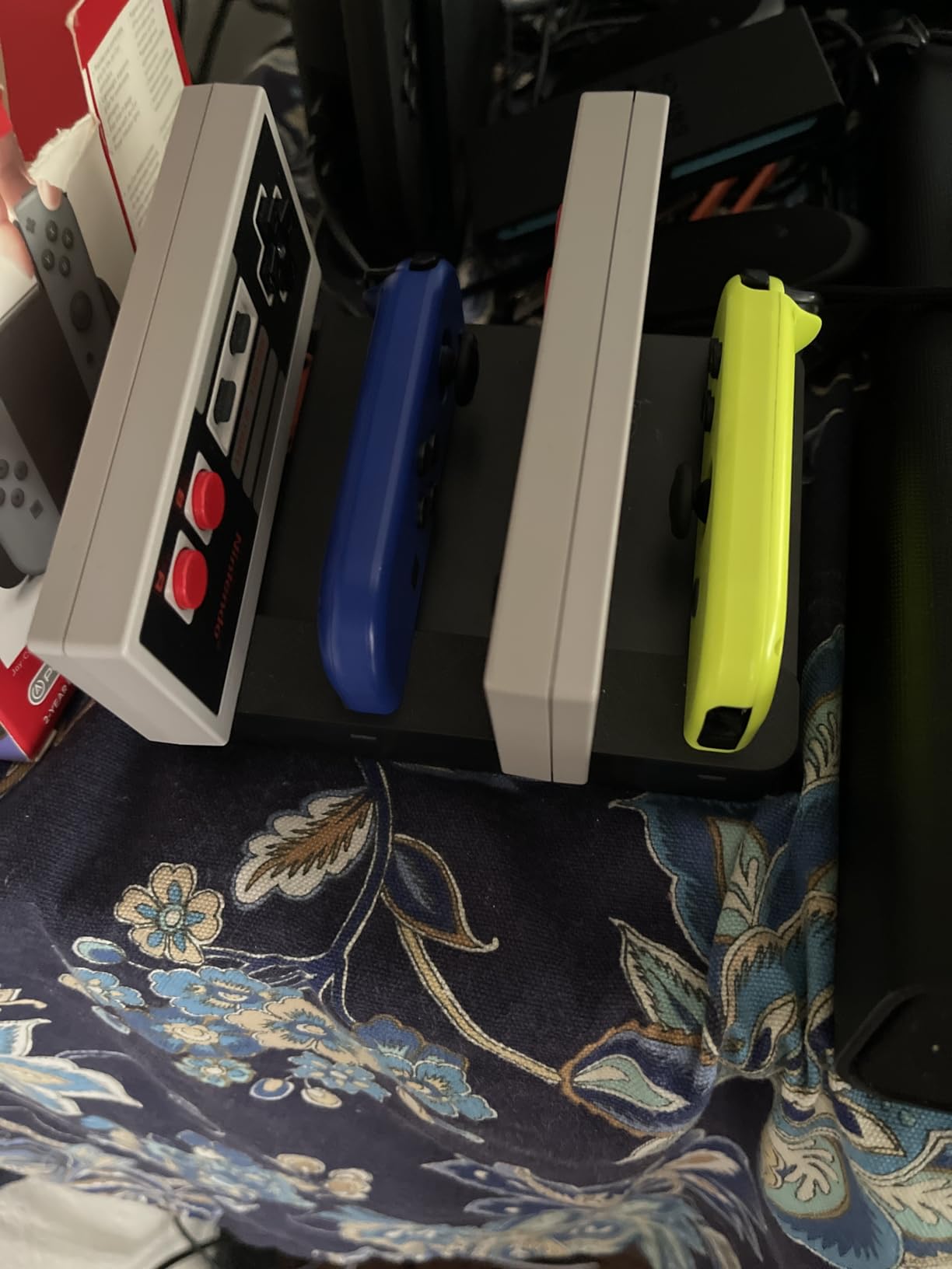 [Switch 2/1 Both] Controller Charger Dock, FYOUNG Charging Dock for Nintendo Switch 2 2025, 8 in 1 Portable Dual-Direction Magnetic Fast Charger customer photo 2