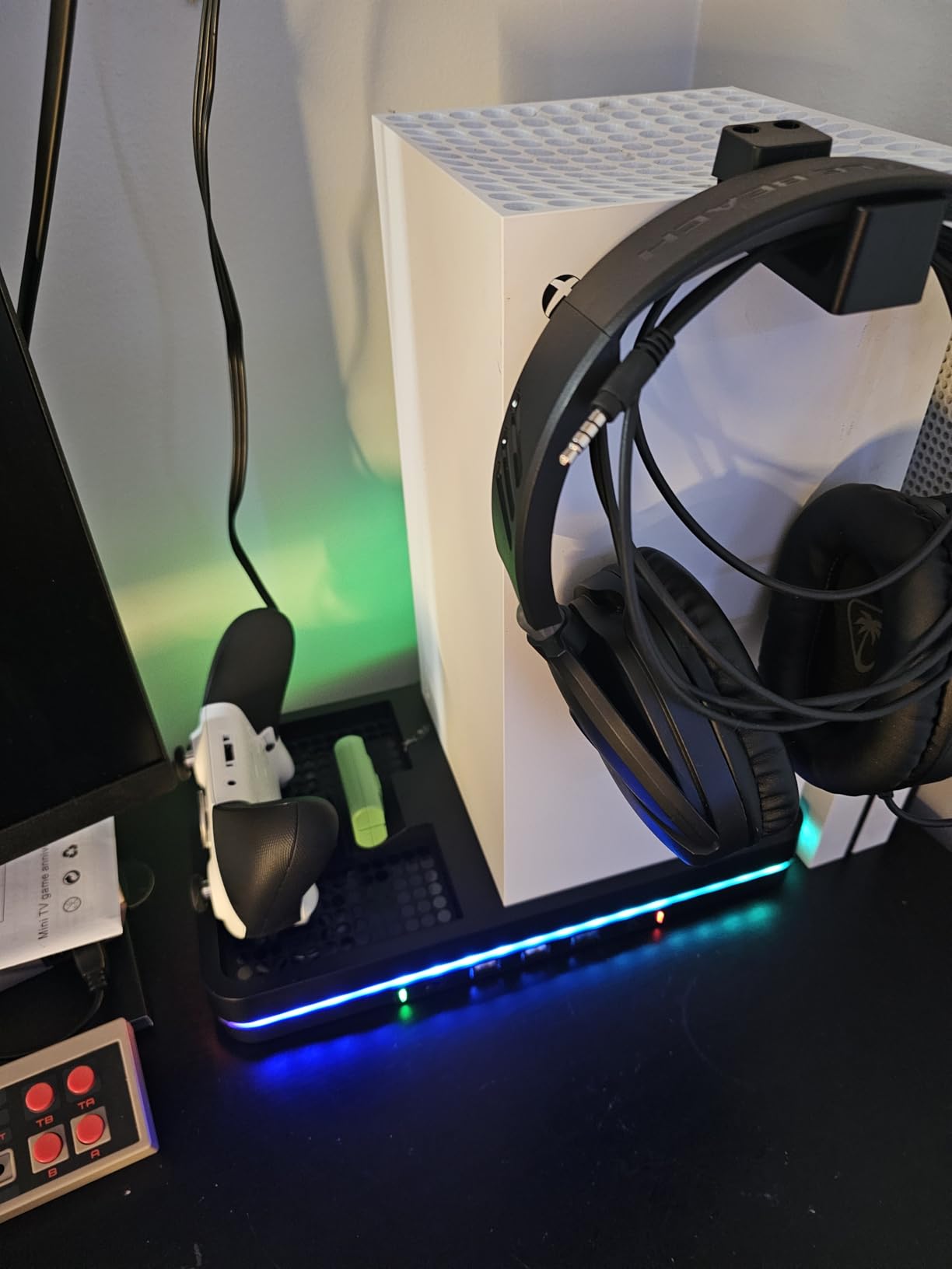 Wall Mount for Xbox Series X/S-Wall Mount Kit with 2 Controller Holder &1 Headset Stand & RGB Light, Xbox series X/S Wall Mounted Bracket Shelf Stand- Safely Organize Your Xbox X/S Series Accessories customer photo 1