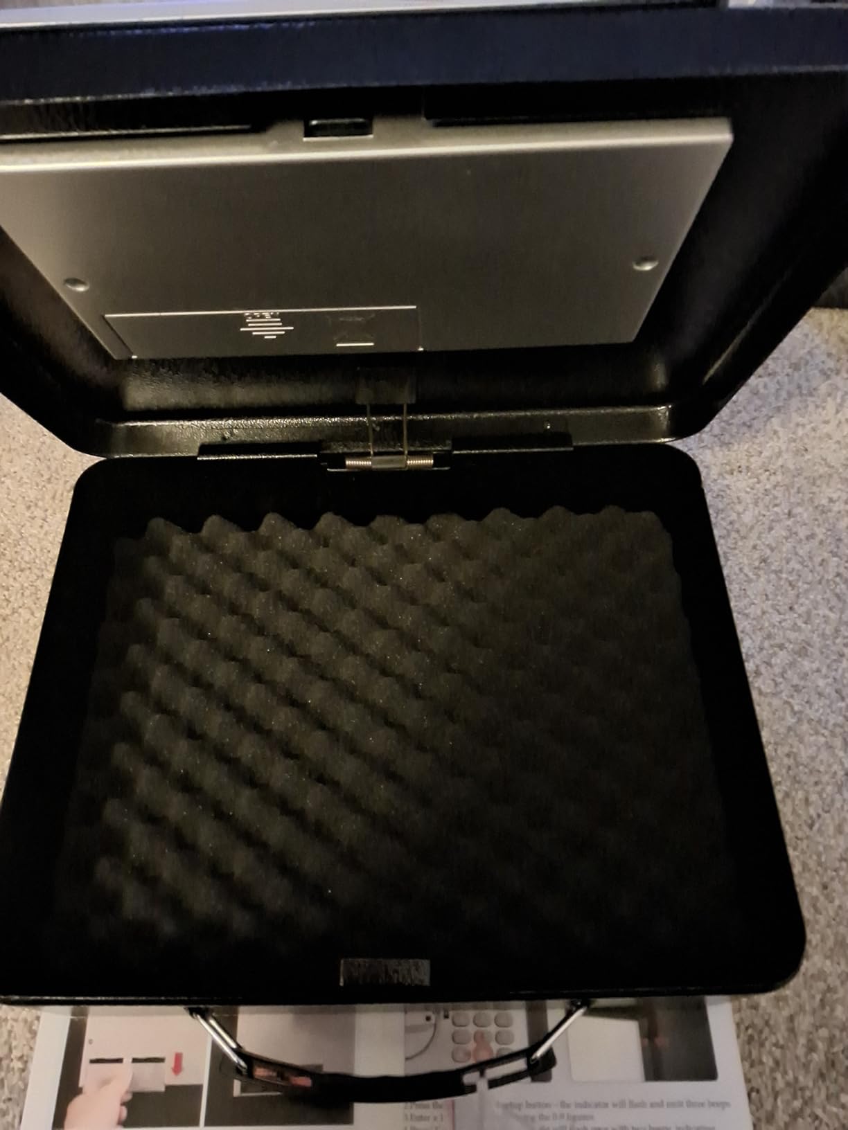 KYODOLED Safe Box with Digital Keypad Lock, Lock Box with Code for Personal Items, Metal Security Box for Cash, Passport, Jewelry, Ideal for Home, Office, Garage Sale, 11.8'' x 9.4'' x 3.5'', Black customer photo 1