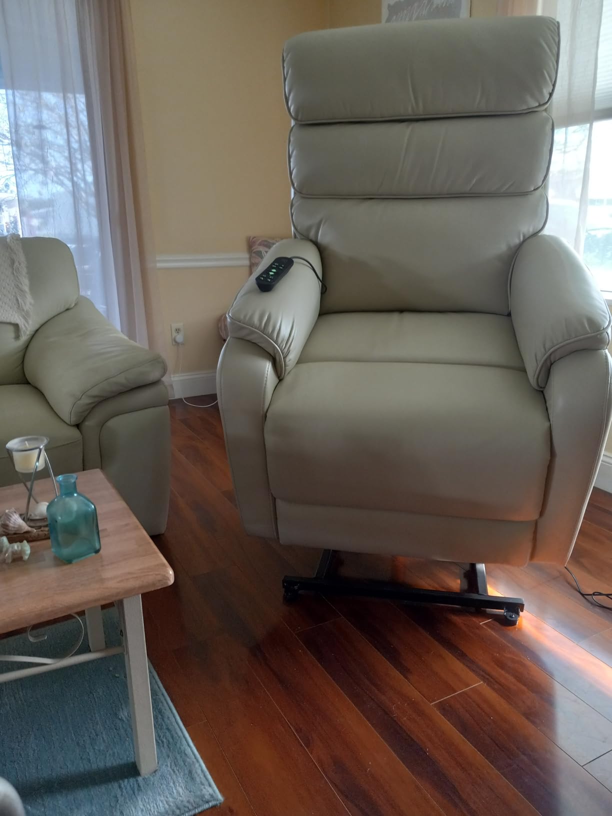 EONIX Dual Motor Lay Flat Power Lift Recliner Chair for Elderly, Breathable Leather Electric Lift Chairs for Adults, 400lbs Heavy Duty Power Recliner with Heat and Massage, SLRY003061, Cream White customer photo 1