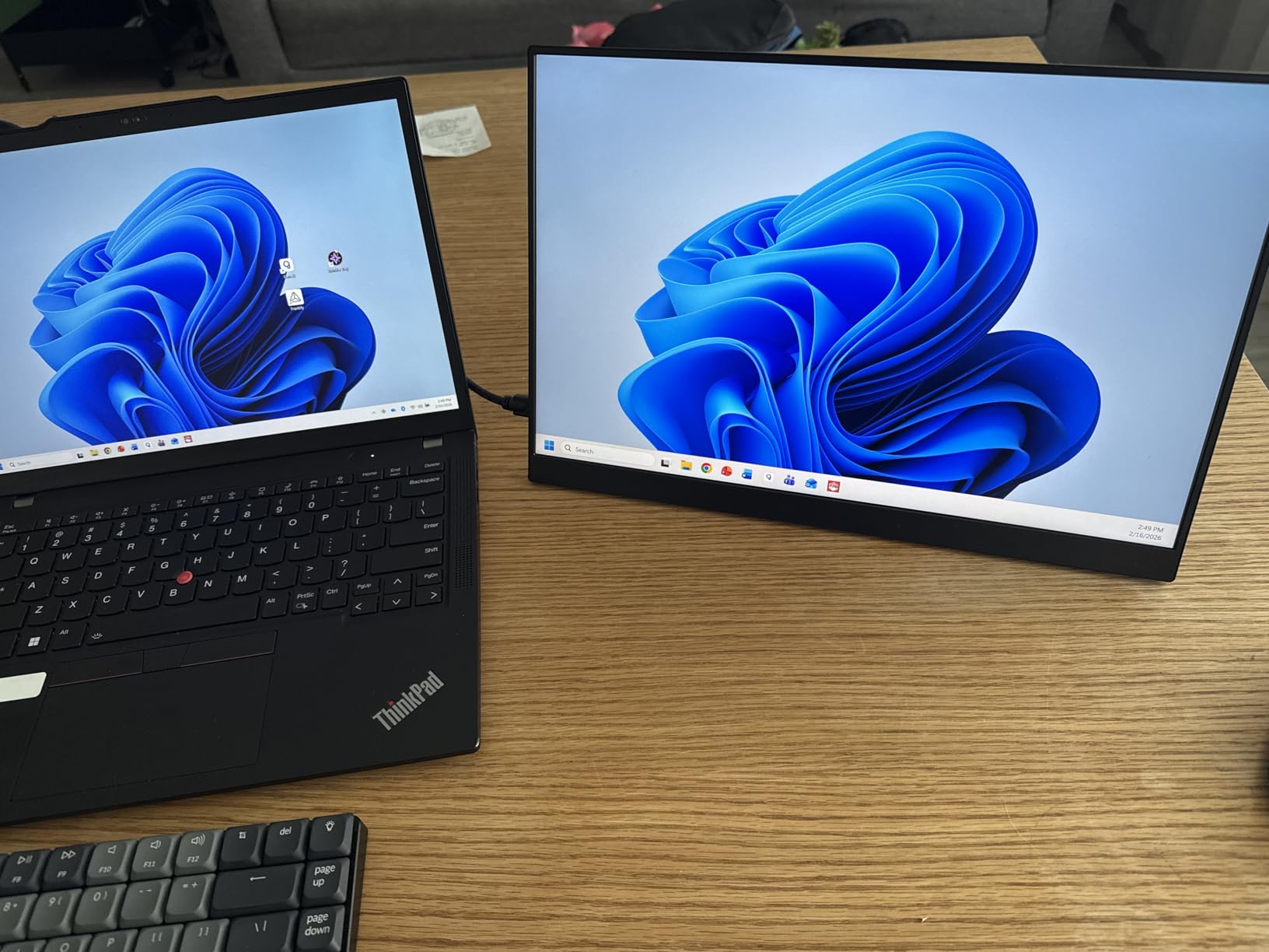 UPERFECT Portable Monitor 4K 16inch 1200 Nits Laptop Monitor 3840x2400 UHD 145% sRGB 2000:1 Contrast customer photo 1