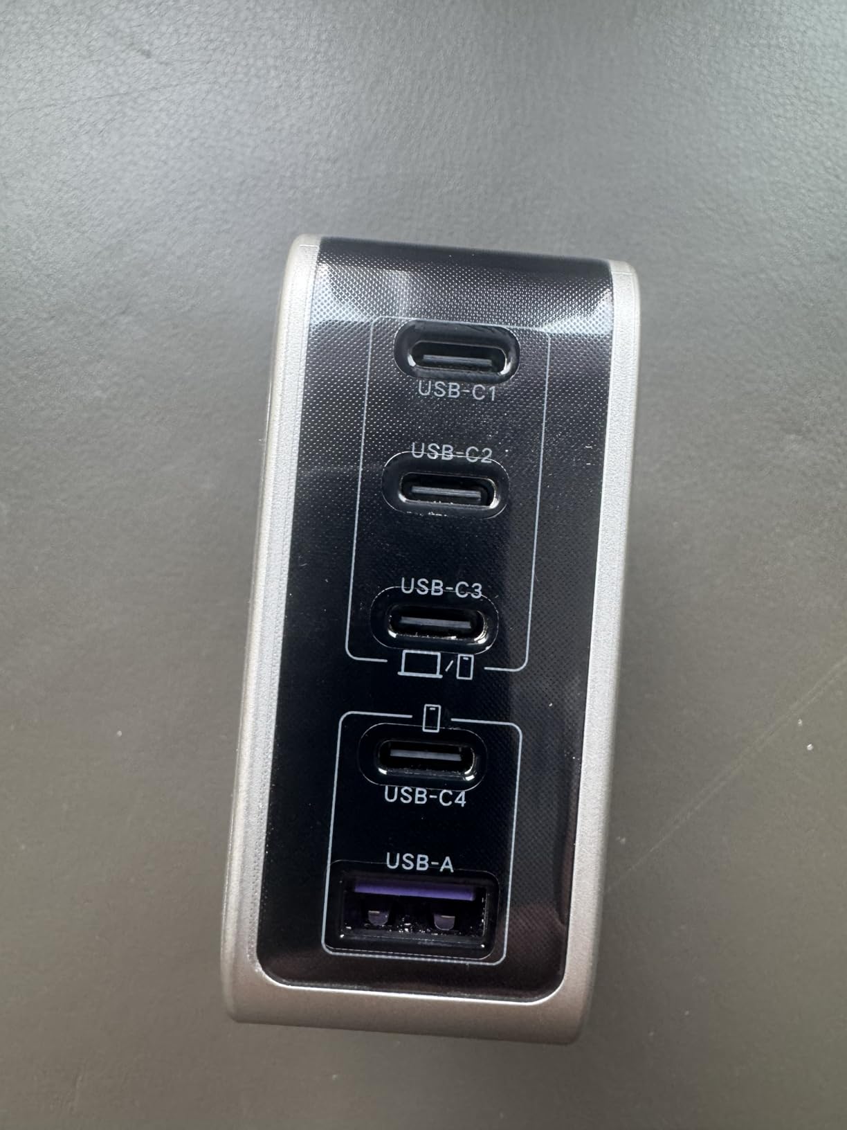 UGREEN Nexode Pro 100W GaN USB C Charger, 5-Port Fast Type-C Wall Charger Block with Smart Display Compatible with MacBook Pro/Air, iPhone 17/16 Series, Galaxy, iPad Pro, Steam Deck customer photo 1