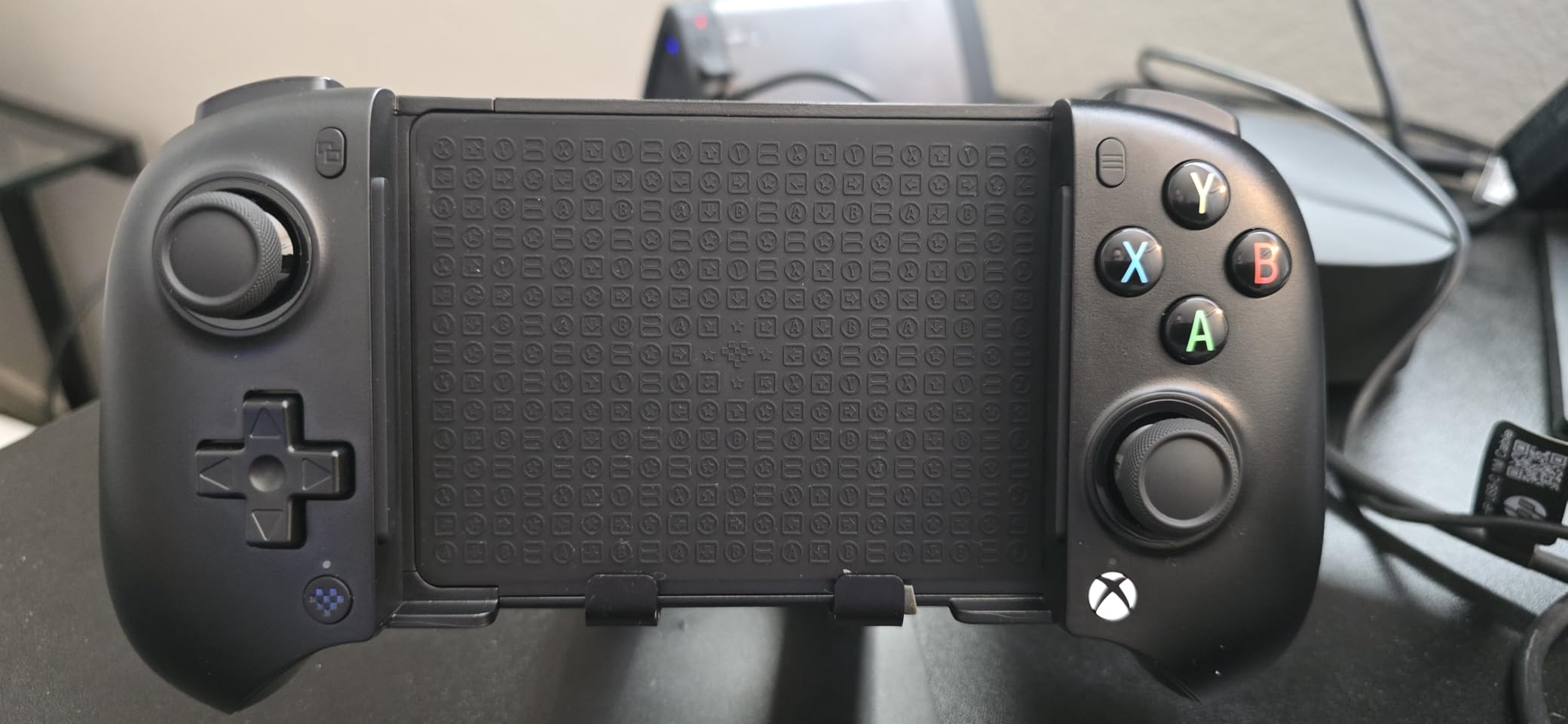 8Bitdo Ultimate Mobile Gaming Controller for iPhone, Apple, Android & Xbox Cloud Gaming, Bluetooth Gamepad with Hall Effect Joysticks, 2 Pro Back Buttons, Officially Licensed customer photo 2