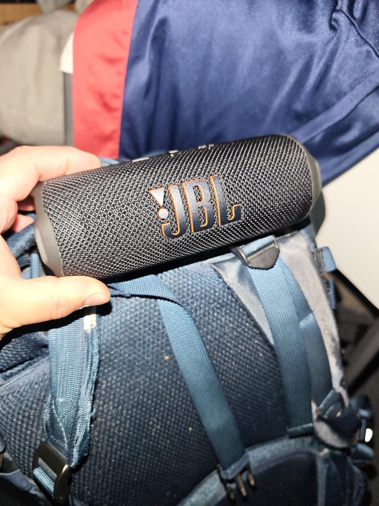 JBL Flip 7 - Portable Waterproof and Drop-Proof Speaker, Bold Pro Sound with AI Sound Boost, 16Hrs of Playtime (Renewed) customer photo 1