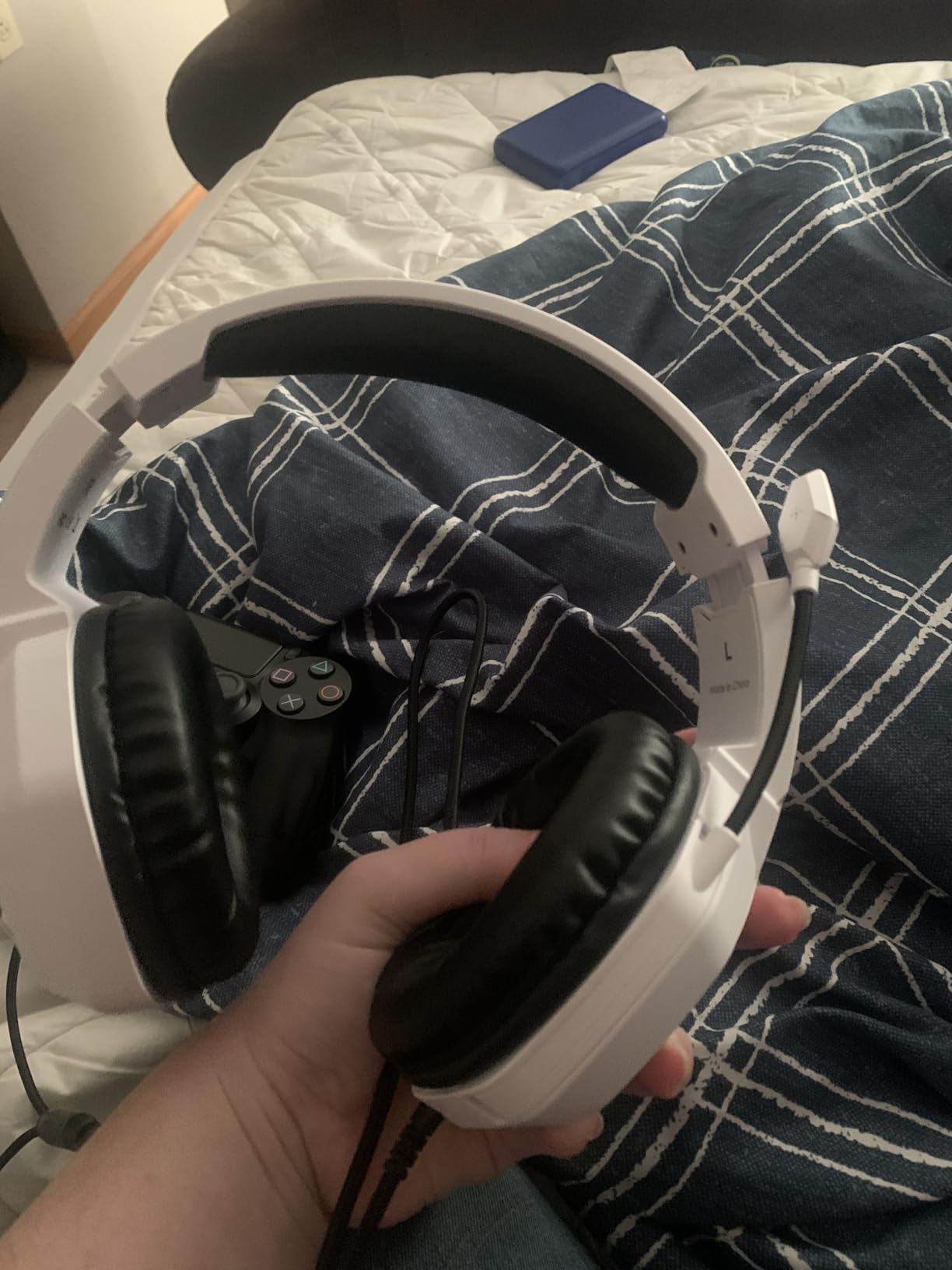 Gaming Headset for PS5, PS4, Xbox Series X|S, Xbox One, PC, Switch, Mac - RGB Over-Ear Headphones with 7.1 Surround Sound, Noise Cancelling Mic, 50mm Drivers and Memory Earmuffs for Nintendo 64 customer photo 1