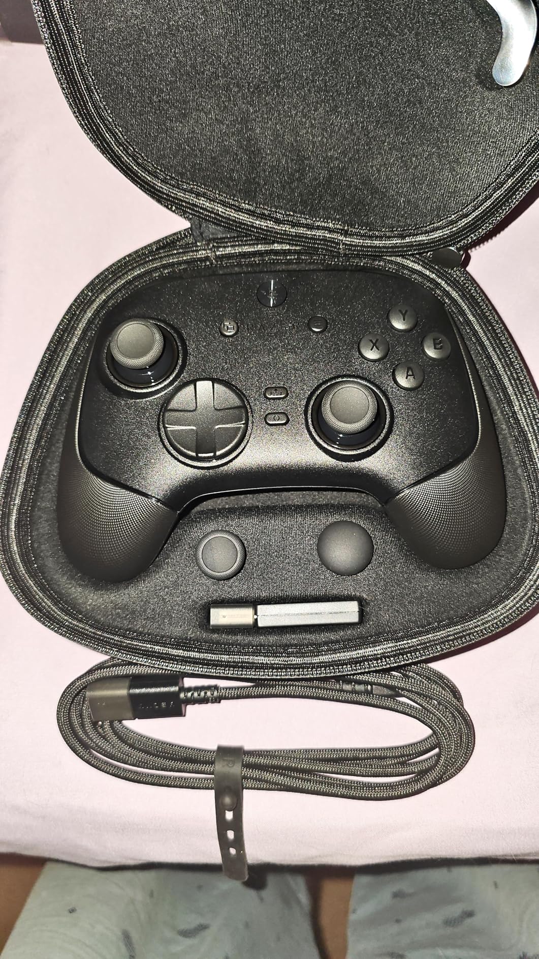 Razer Wolverine V3 Pro 8K PC Wireless Gaming Controller: 8000 Hz Polling Rate - TMR Thumbsticks with Swappable Caps - Up to 36 Hr Battery - 6 Remappable Buttons - Fast Triggers - Carrying Case - Black customer photo 1