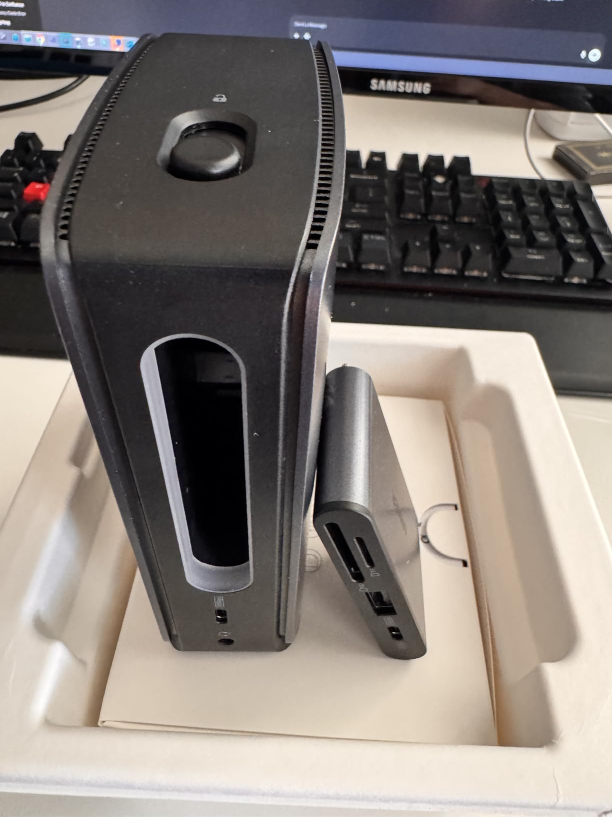 Anker Nano Laptop Docking Station with Detachable Hub, 13-in-1 USB-C Triple Display Docking with 2 HDMI+1 DP, 10 Gbps USB-C, 3 USB-A, Audio, SD/TF, Ethernet, 100W Max PD for Dell, Lenovo, HP, and More customer photo 1