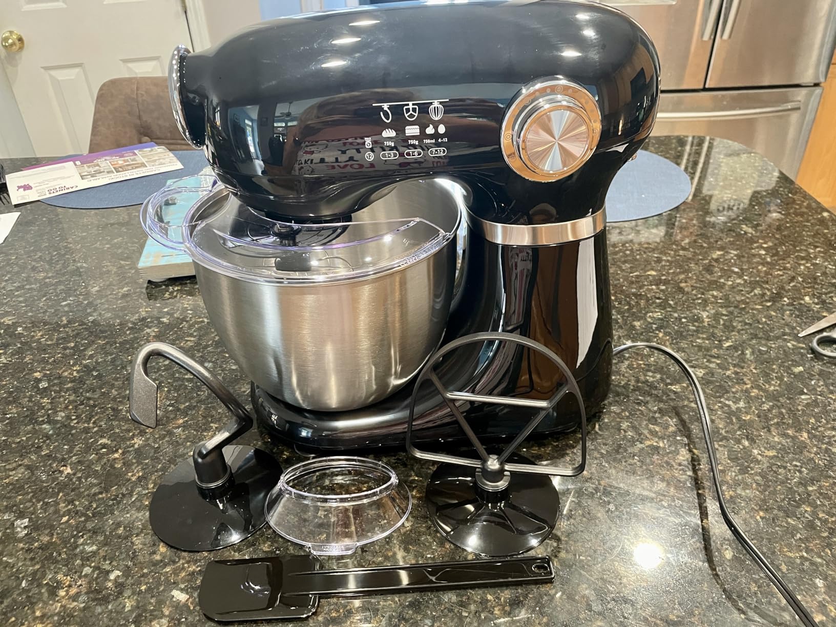 COWSAR Stand Mixer, 12 Speeds Tilt-Head Electric Commercial Stand Mixer, 3-In-1 Kitchen Mixer with Bowl, Dough Hook, Whisk and Beater, Red customer photo 1