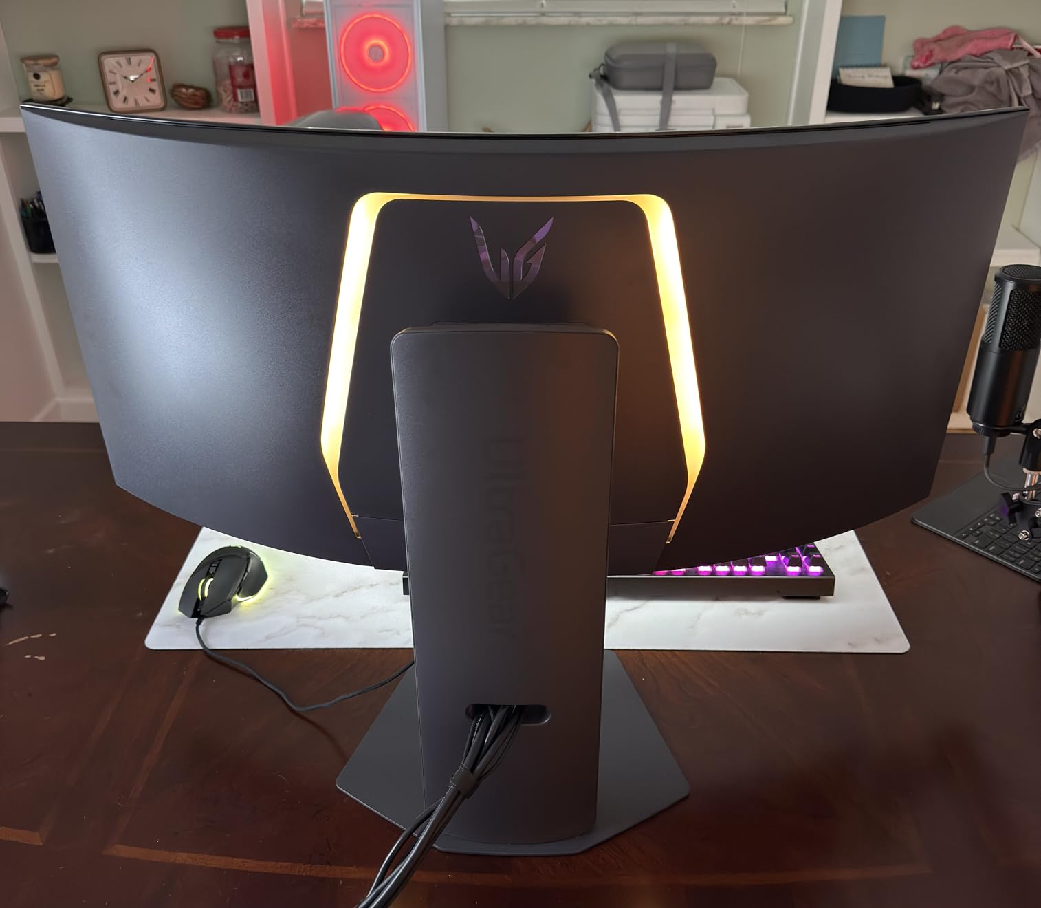 LG 45GX900A-B 45-Inch Ultragear WQHD (3440 x 1440) OLED Curved Gaming Monitor, 240Hz, 0.03ms, NVIDIA G-Sync, VESA DisplayHDR True Black 400, HDMI 2.1, DisplayPort, USB Type-C PD 65W customer photo 2