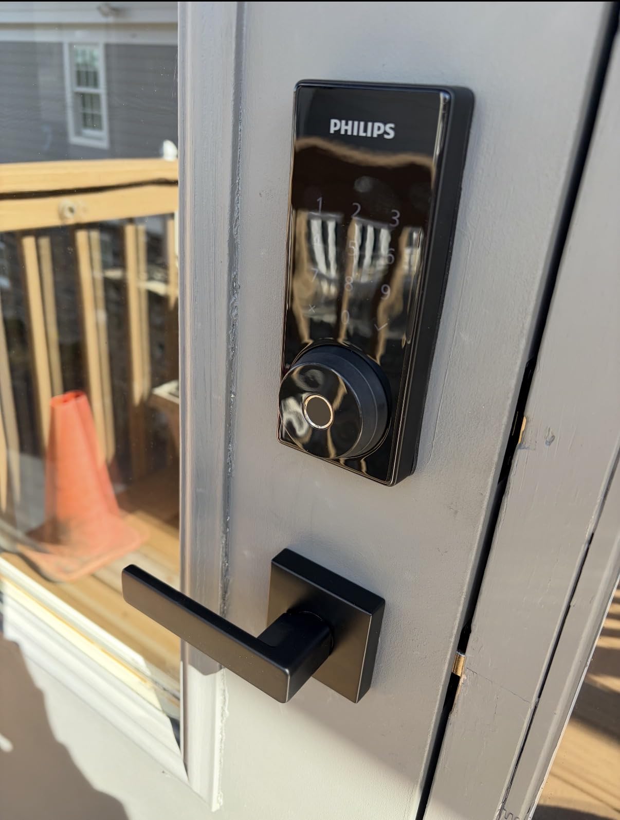 Philips Wi-Fi Smart Lock with Handles, WiFi Keyless Entry Front Door Lock Set, Keypad Deadbolt with Handle App Fingerprint Code Unlocking, Auto Locking, Built-in WiFi, Remote Control & Voice Unlock customer photo 1