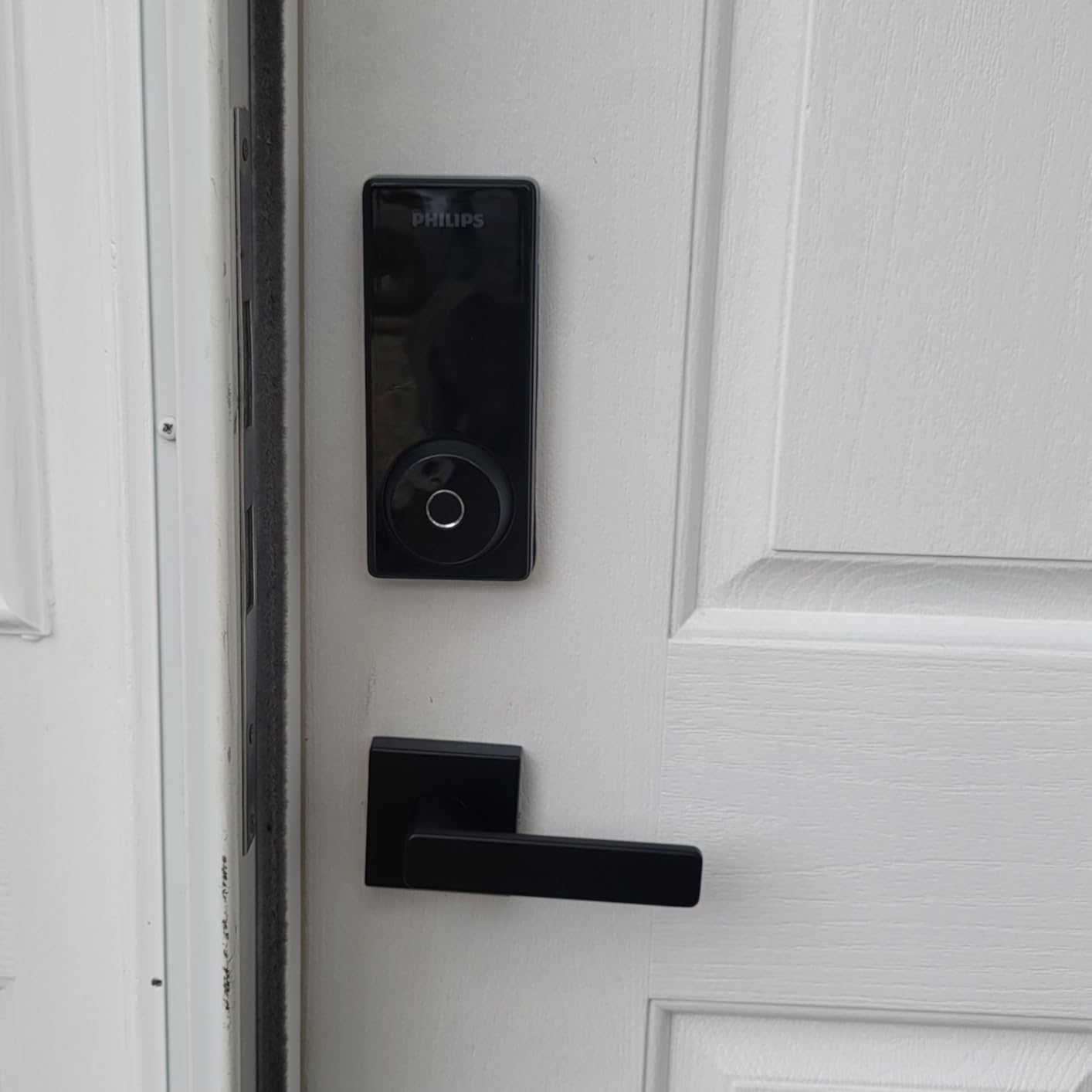 Philips Wi-Fi Smart Lock with Handles, WiFi Keyless Entry Front Door Lock Set, Keypad Deadbolt with Handle App Fingerprint Code Unlocking, Auto Locking, Built-in WiFi, Remote Control & Voice Unlock customer photo 2