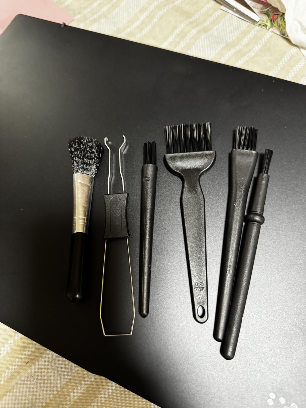 6PCS Keyboard Cleaning Kit with Keycap Puller & Switch Puller, Mini Anti-Static Dust Brush for Computer Motherboard Camera Small Space, Stainless Steel Key Remover for Mechanical Keyboard customer photo 2