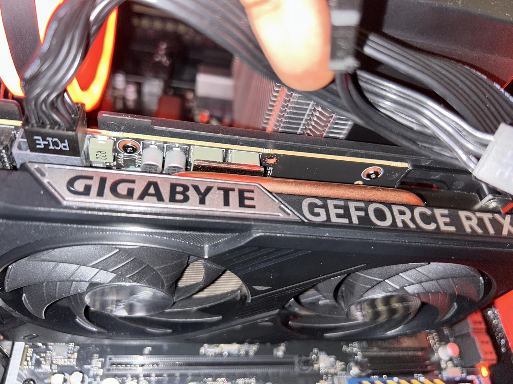 GIGABYTE GeForce RTX 5050 WINDFORCE OC 8G Graphics Card customer photo 2