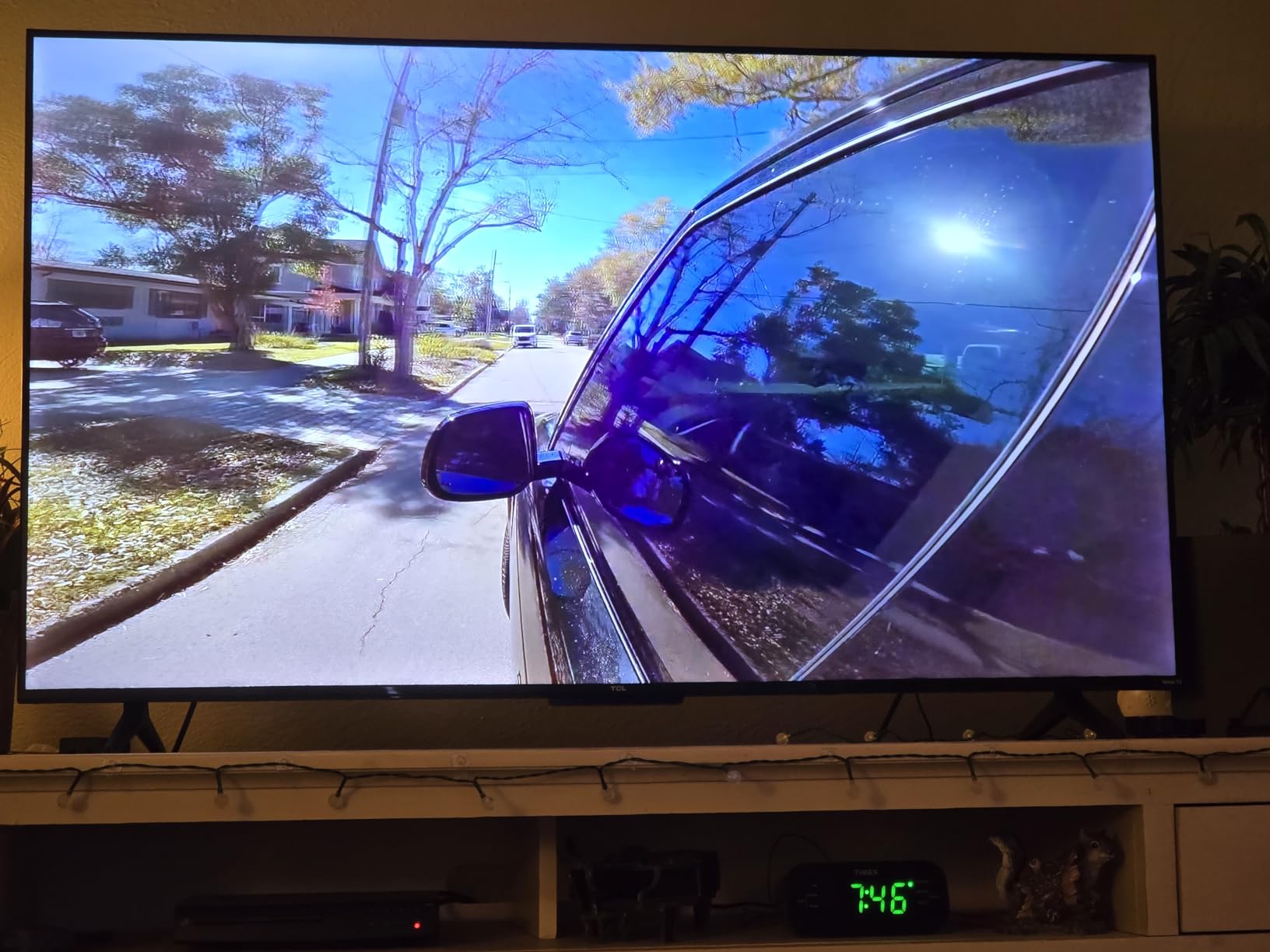 Roku 43-Inch Select Series 4K UHD Smart TV - HDR, Dolby Audio, Voice Remote customer photo 1