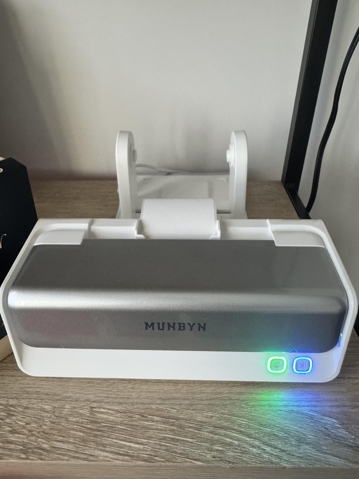 MUNBYN Replaceable Print-Head Bluetooth Thermal Label Printer with Paper Holder, RW405B, Wireless 4x6 Shipping Label Printer for Small Businesses Compatible with Mac, Windows, iPhone, Android, Chrome customer photo 2