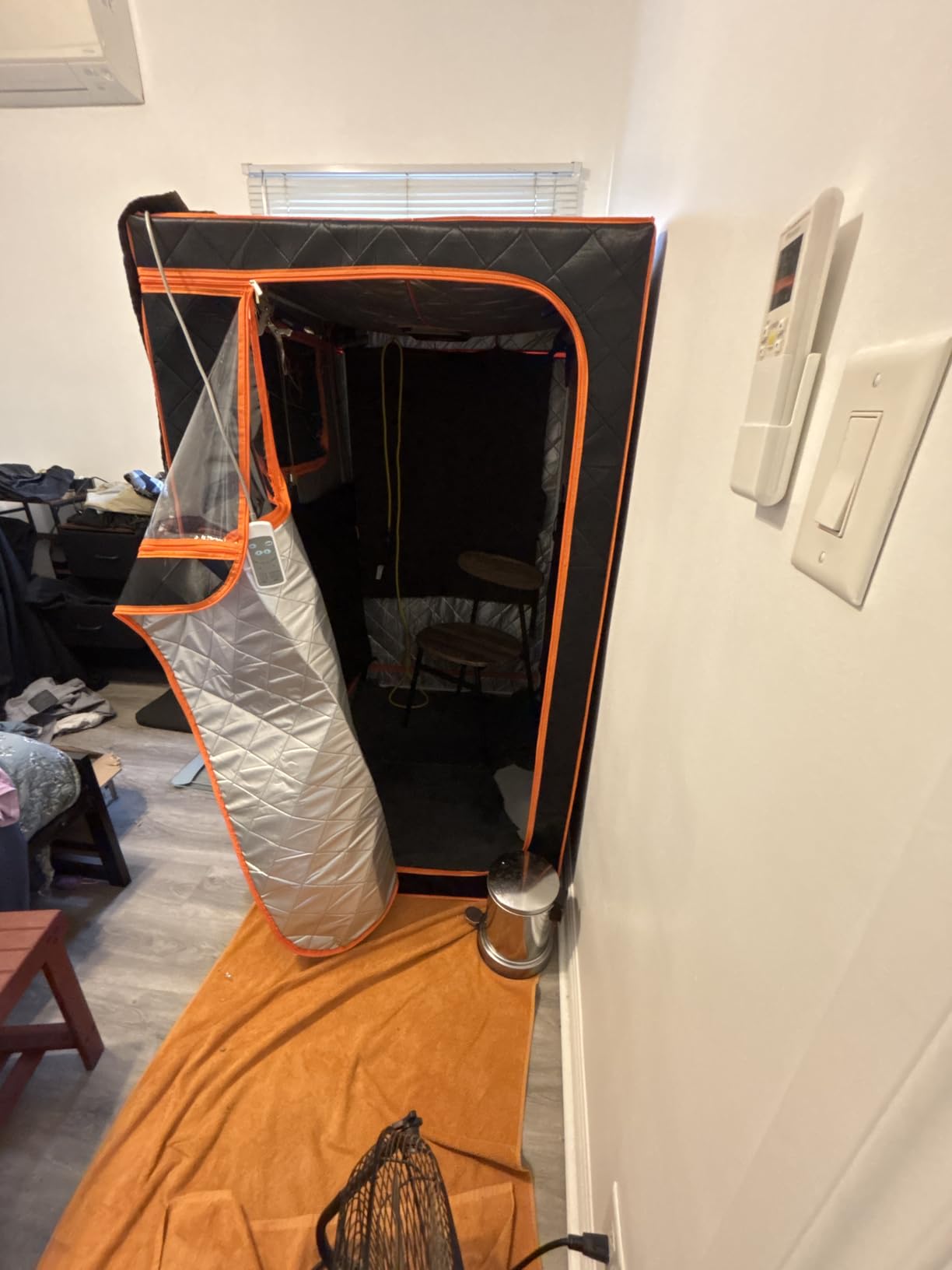 Smartmak Portable Infrared Sauna, 1 Person Infrared Sauna Box with 660nm Red Light Therapy, Full Size Sauna Tent for Home, Foot Heating Pad, Folding Chair (Orange-1Person) customer photo 1