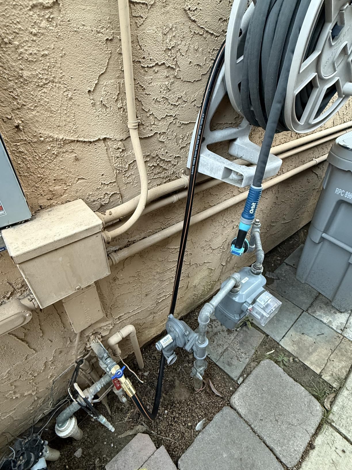 Giraffe Tools Wall Mounted Pressure Washer Essential with Upgraded 1800W Motor, 2900 PSI, 2.2 GPM Electric Power Washer, Automatic Rewind, 100ft Pressure Hoses, 5 Nozzles customer photo 2