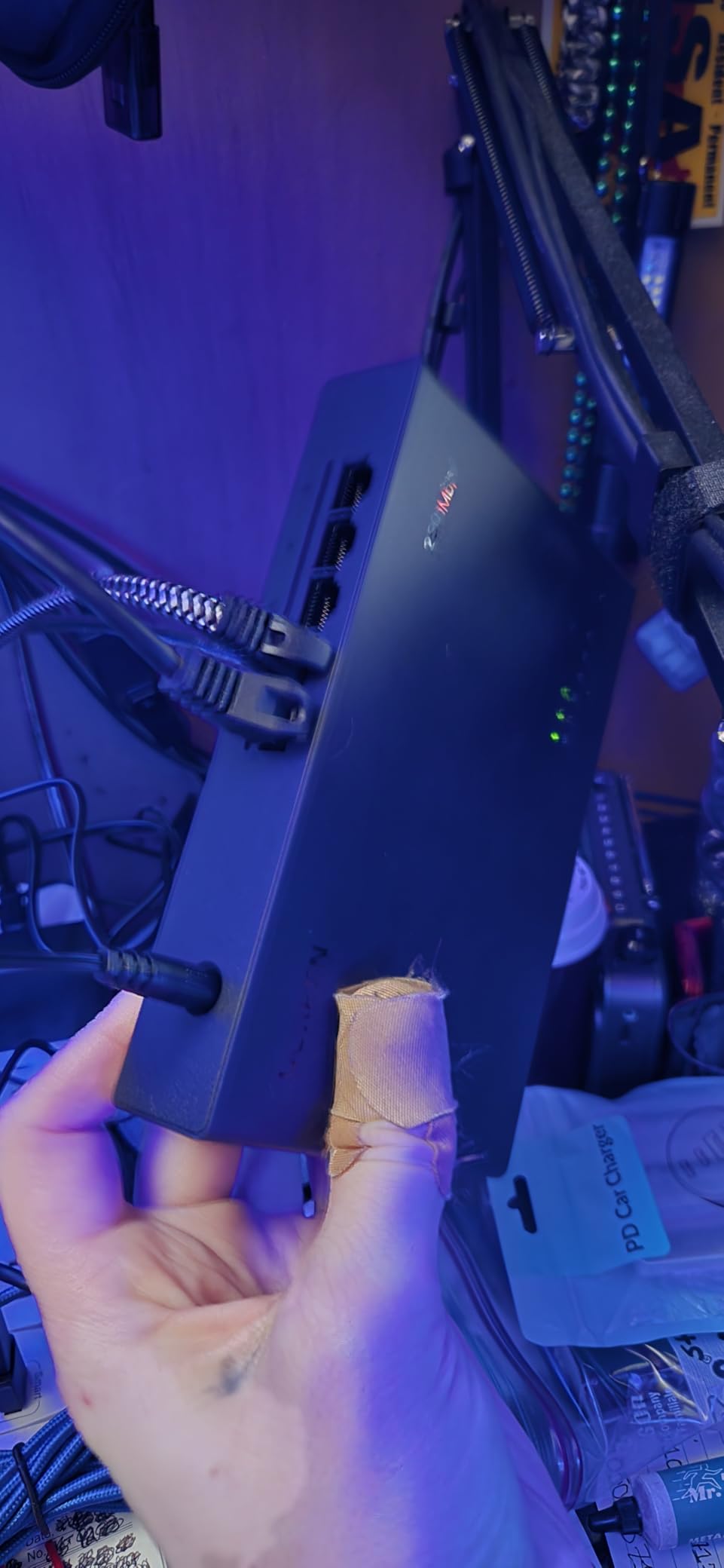 UGREEN 2.5Gb Switch, 5-Port Ethernet Switch, 5 x 2.5Gb Uplink, Plug & Play, Unmanaged Ethernet Splitter, Desktop/Wall Mount Network Hub, with LED, Fanless Quiet, for NAS, PC, Game Console customer photo 1