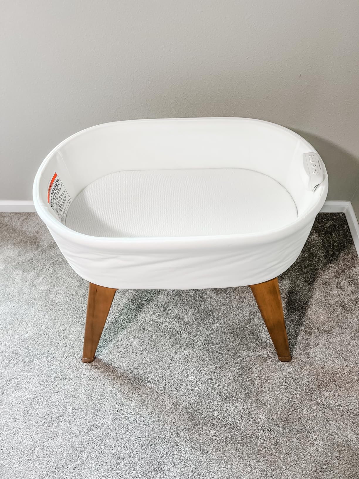 Delta Children Aero Smart Auto Glide Bassinet with Cry Detection & Response - Bluetooth, FSC-Certified Wood, Organic Performance Fabric, Water-Resistant Mattress Pad & Breathable Sheets, White/Acorn customer photo 2