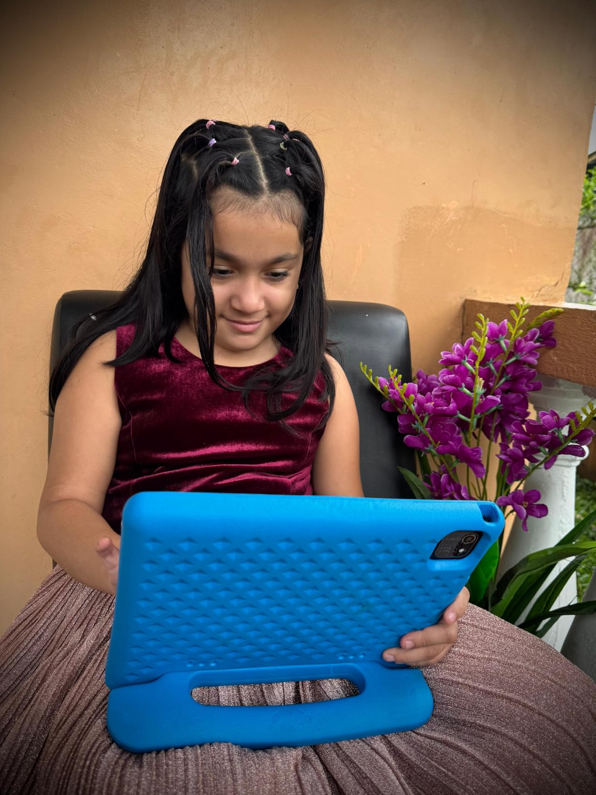 2025 Android 15 Kids Tablet, 10 Inch HD Display, Octa-Core Processor, 8GB RAM, 64GB ROM (Expandable to 1TB), with Kids Space, Parental Controls, Long-Lasting Battery (Blue) customer photo 2