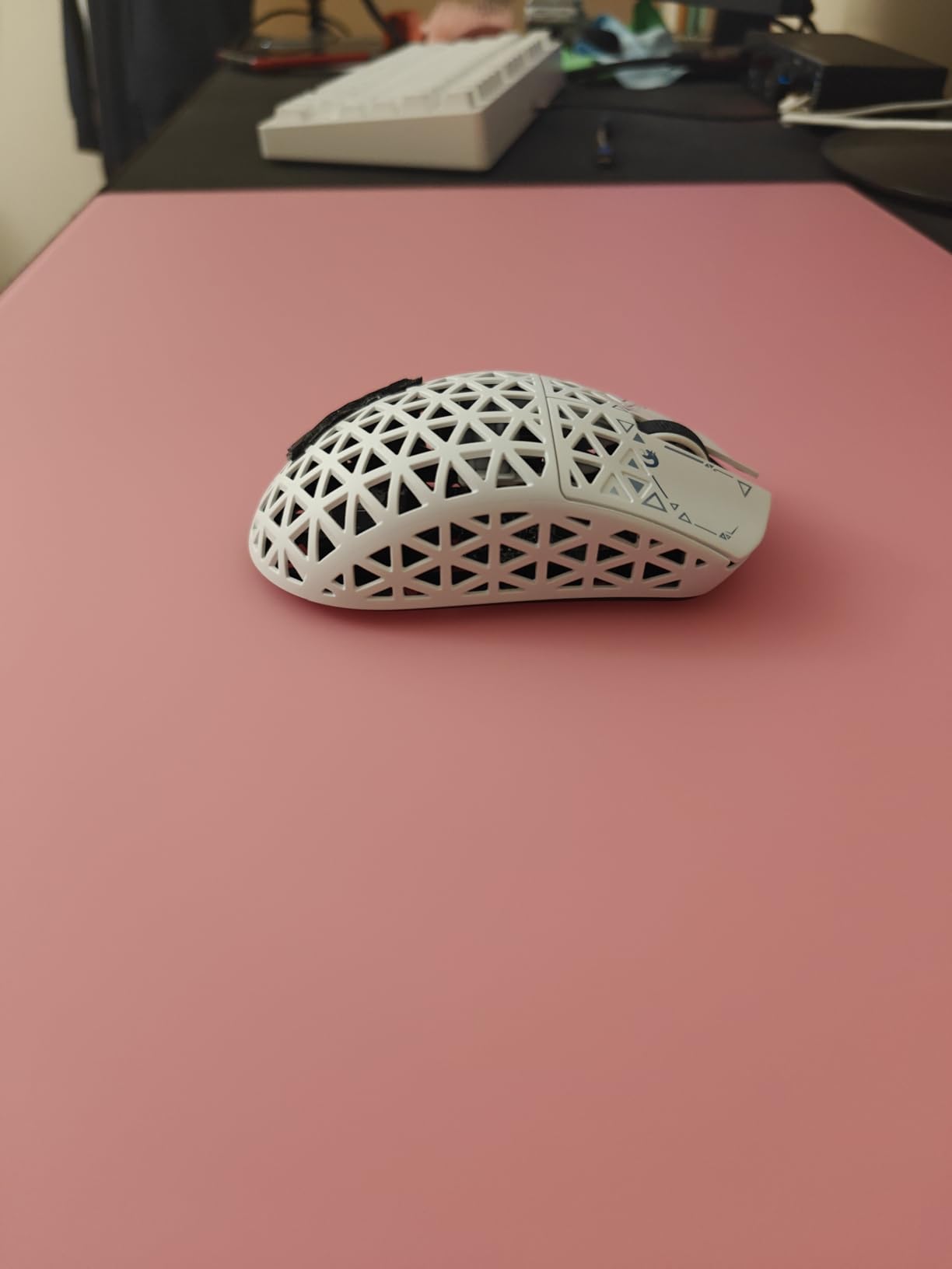 gogofree Glass Mousepad for Gaming, Ultra Smooth Mouse Mat with Hard Surface, Tempered Glass Mouse Pad Precision Speed Control for Games and Office (Black, 19.7