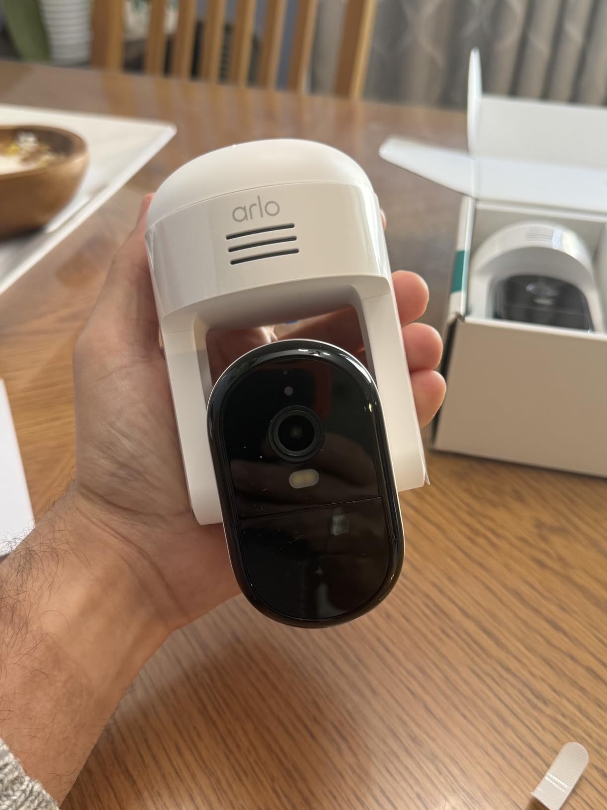 Arlo Essential Pan Tilt Security Camera 2K - Wired Plug-in Power Outdoor Camera, Person Recognition, Package Detection, Animated Preview, 1-Month Trial of Secure Plan, Auto Motion Tracking, 1 Cam customer photo 2