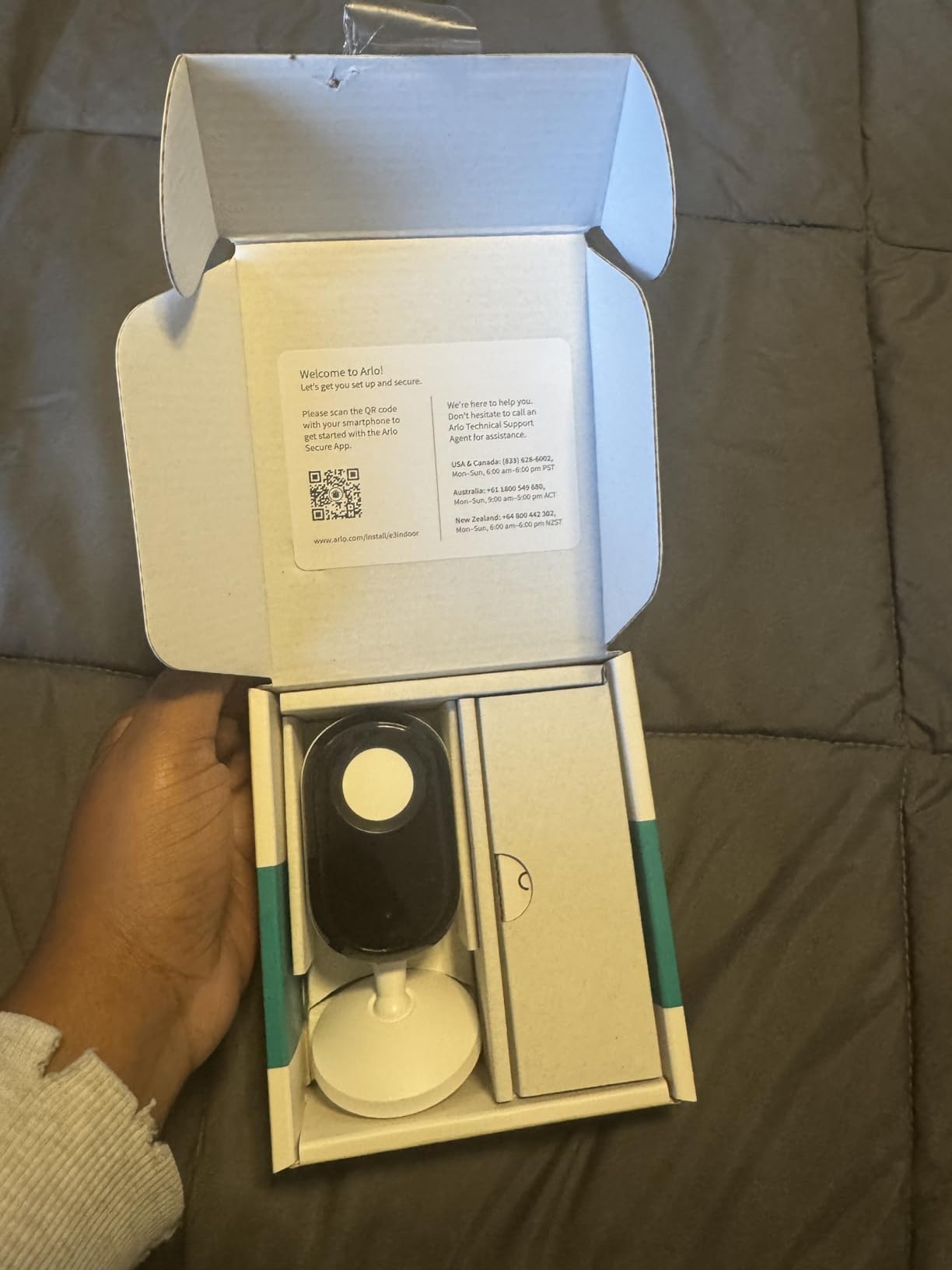 Arlo Essential Indoor Security Camera 2K (3rd Gen, 2025 Release) - Wired Plug-in Power, Person Recognition, Animal Detection, 1-Month Trial of Secure Plan, Automated Privacy Shield, 1 Cam, White customer photo 2