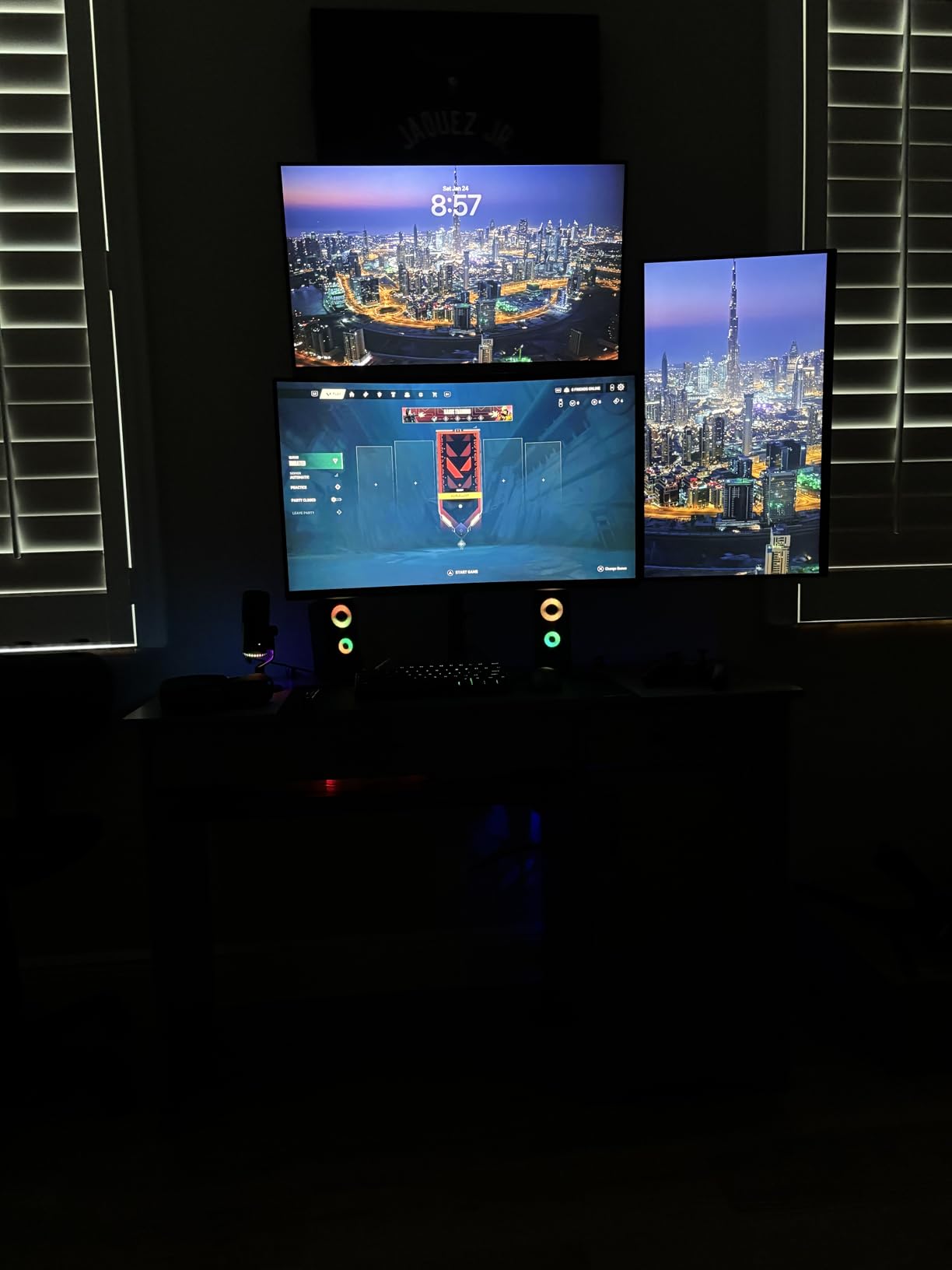 LG 32G600A-B 32-inch Ultragear QHD (2560 x 1440) Curved Gaming Monitor, 180Hz, 1ms, AMD FreeSync, HDMI, DisplayPort, Tilt/Height/Swivel Adjustable Stand, Black customer photo 1