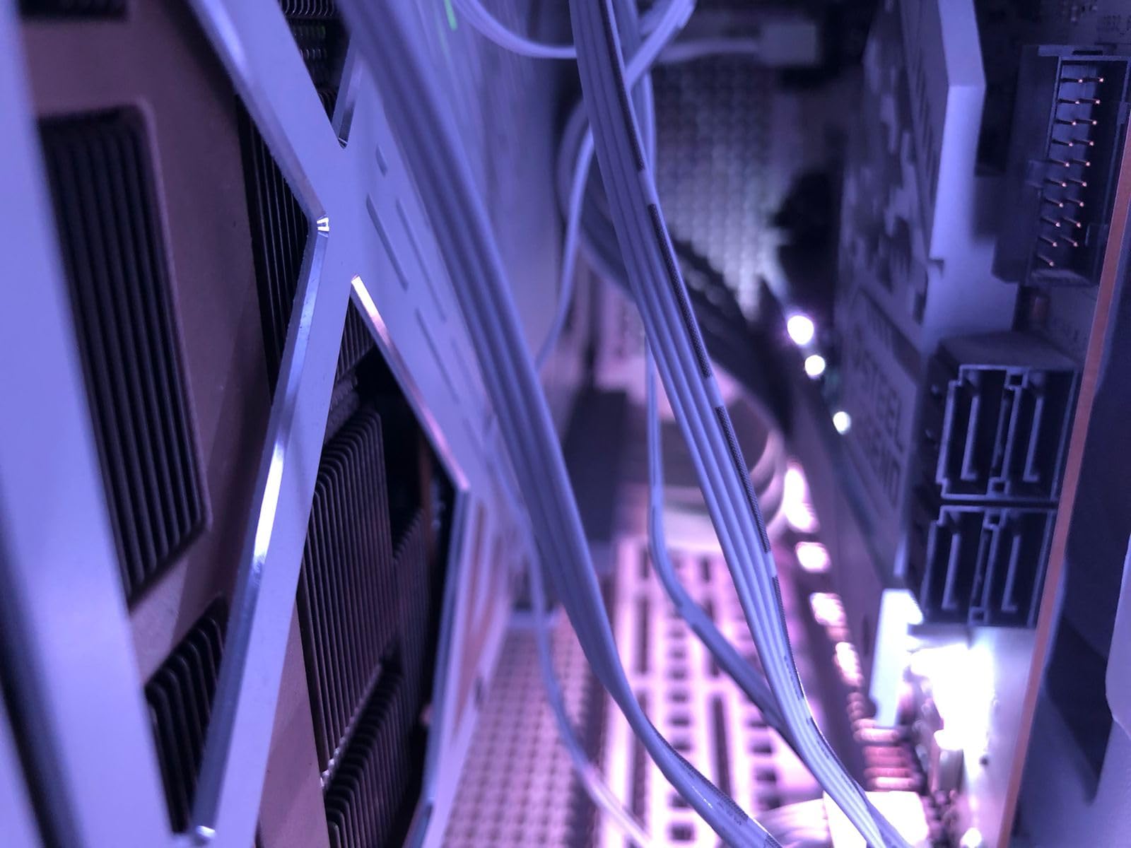 String PCIE 5.0 x 16 Riser Cable 200mm 128GB/s Vertical Graphic Card/GPU Mount Flexible PCIE 4.0 Support Near-Zero Signal Loss with EMI Shield for RTX 4090/5070/5080/5090RX 9070XT/7900XT customer photo 2