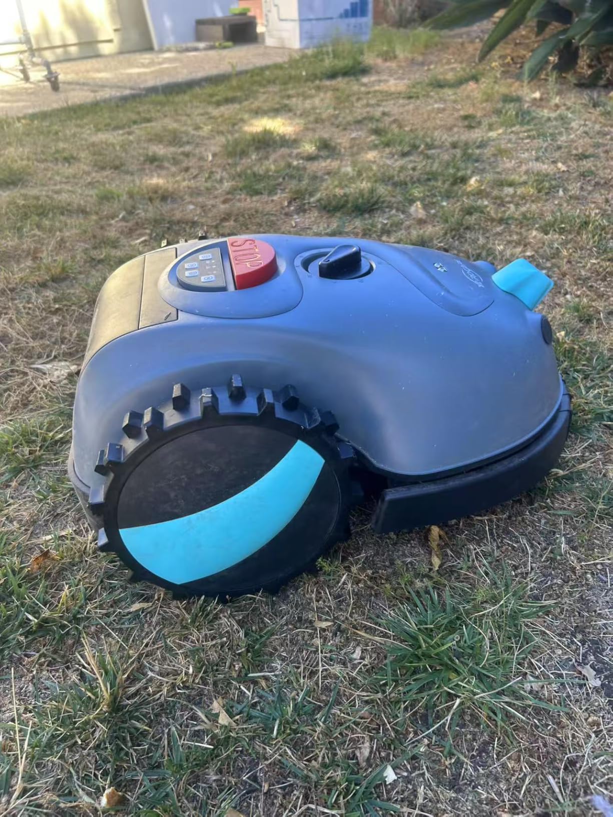 2026 M800Plus GPS+3D Vision Cordless Robot Lawn Mower with Bow-Shaped Path Mowing, APP Control, Robotic Lawnmower with Obstacle Avoidance, Auto-Charging for Lawns up to 8611 sq.ft customer photo 1