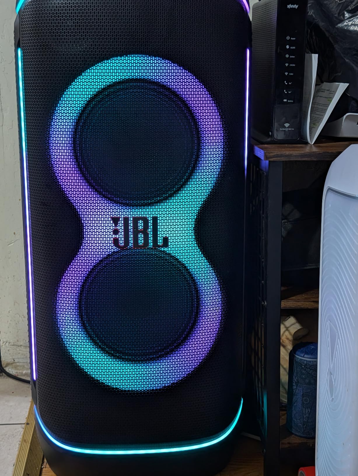 PartyBox 720 - Loudest Battery-Powered Party Speaker with Superior Pro Sound and a Futuristic lightshow, Up to 15 Hours Playtime & IPX4 Splash Proof (Black) customer photo 2