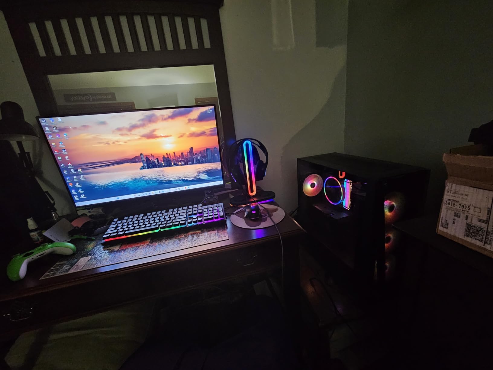 RGB Headset Stand with Wireless Charger, 8-in-1 Charging Station for iPhone, Samsung, Apple Watch Type-C/USB Ports, Gaming Headphone & Controllers Holder, Organizer for Desk Includes 20W PD Adapter customer photo 1