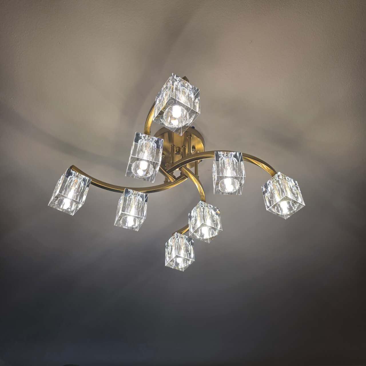 Modern Chandeliers for Dining Room, Black and Gold Crystal Ceiling Light Fixture for Living Room, 16 Lights Large Sputnik Chandelier for High Ceilings Entryway, Kitchen Island, Foyer, Bedroom customer photo 1