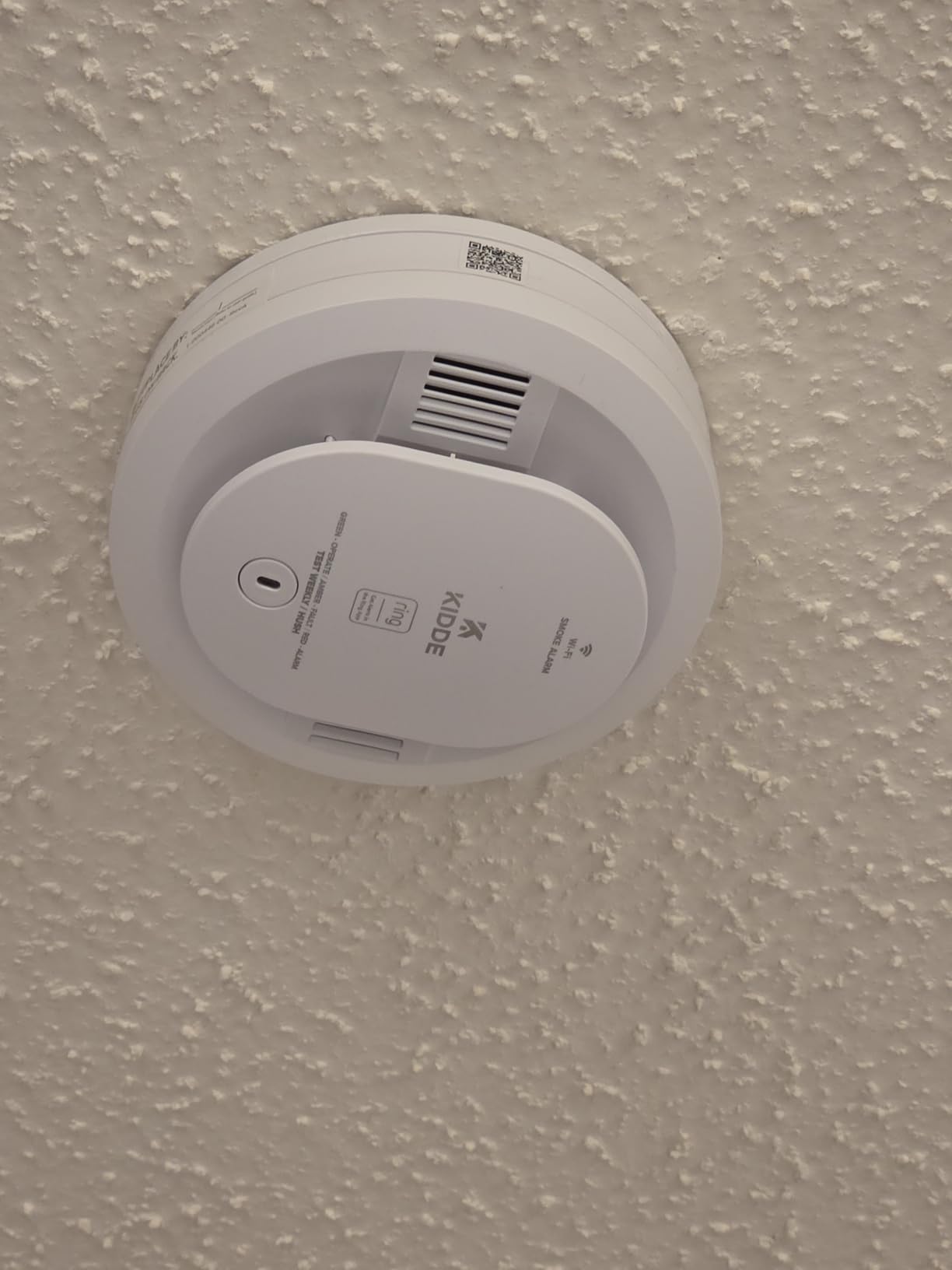 Kidde Smart Smoke Detector, Ring App Enabled for Real-Time Notifications, Wire-Free Interconnectivity, AA Battery Powered customer photo 1