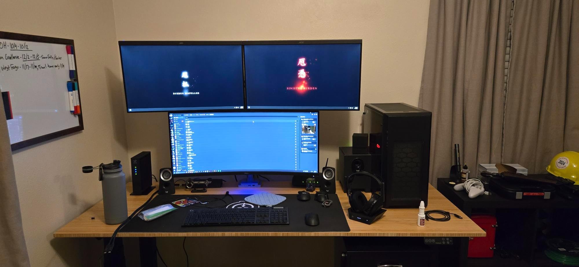 Mount-It! Triple Monitor Mount Desk Stand, 3 Monitor Desk Mount with Gas Spring Arms, Fits 13-32 Inch Screens up to 17.6 lbs per Arm, VESA 75 & 100, Clamp or Grommet Base, USB-A & C Ports, Black customer photo 1