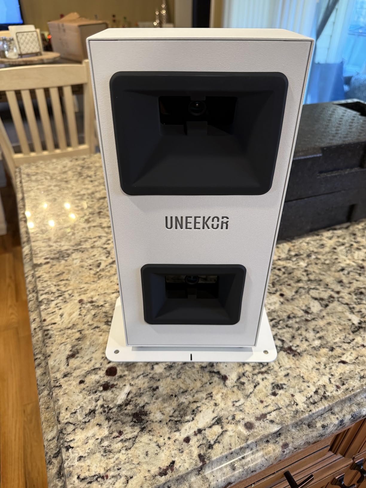 Uneekor EYE MINI CORE Golf Launch Monitor & Simulator, 15 Ball Data Points, Near-Zero Latency, Works with GSPro, TGC19 & E6 customer photo 2