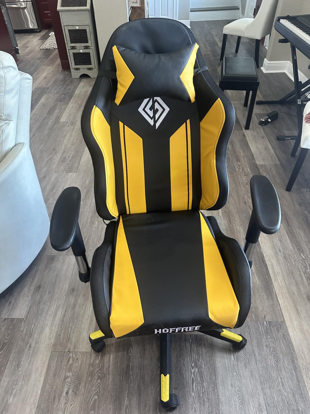 HOFFREE RGB LED Gaming Chair for Kids Reclining Gaming Chairs for Teens 8-15 Computer Chair with RGB Lights Kids PC Game Chair with Footrest and Lumbar Support Video Game Chairs Blue and Black customer photo 1