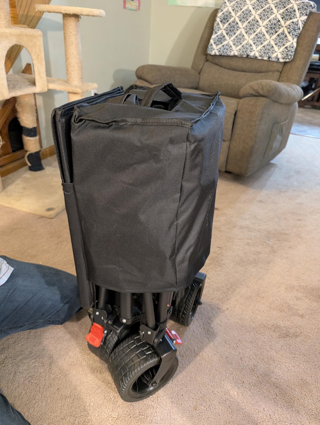 Collapsible Wagon Carts Foldable 570LBS Beach Wagon with Big All-Terrain Wheels Weight Capacity Heavy Duty Utility Carts with Cup Holders for Garden, Camping, Grocery, Sports Black customer photo 2