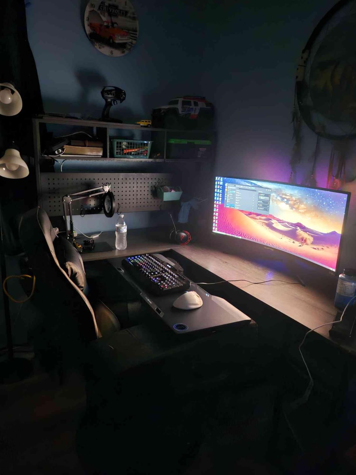 Couchmaster Lapboard³ with HORIZONLIGHT RGB Bar, Ultimate Ergonomic USB-Hub Gaming Lap Board for Couch and Bed customer photo 1