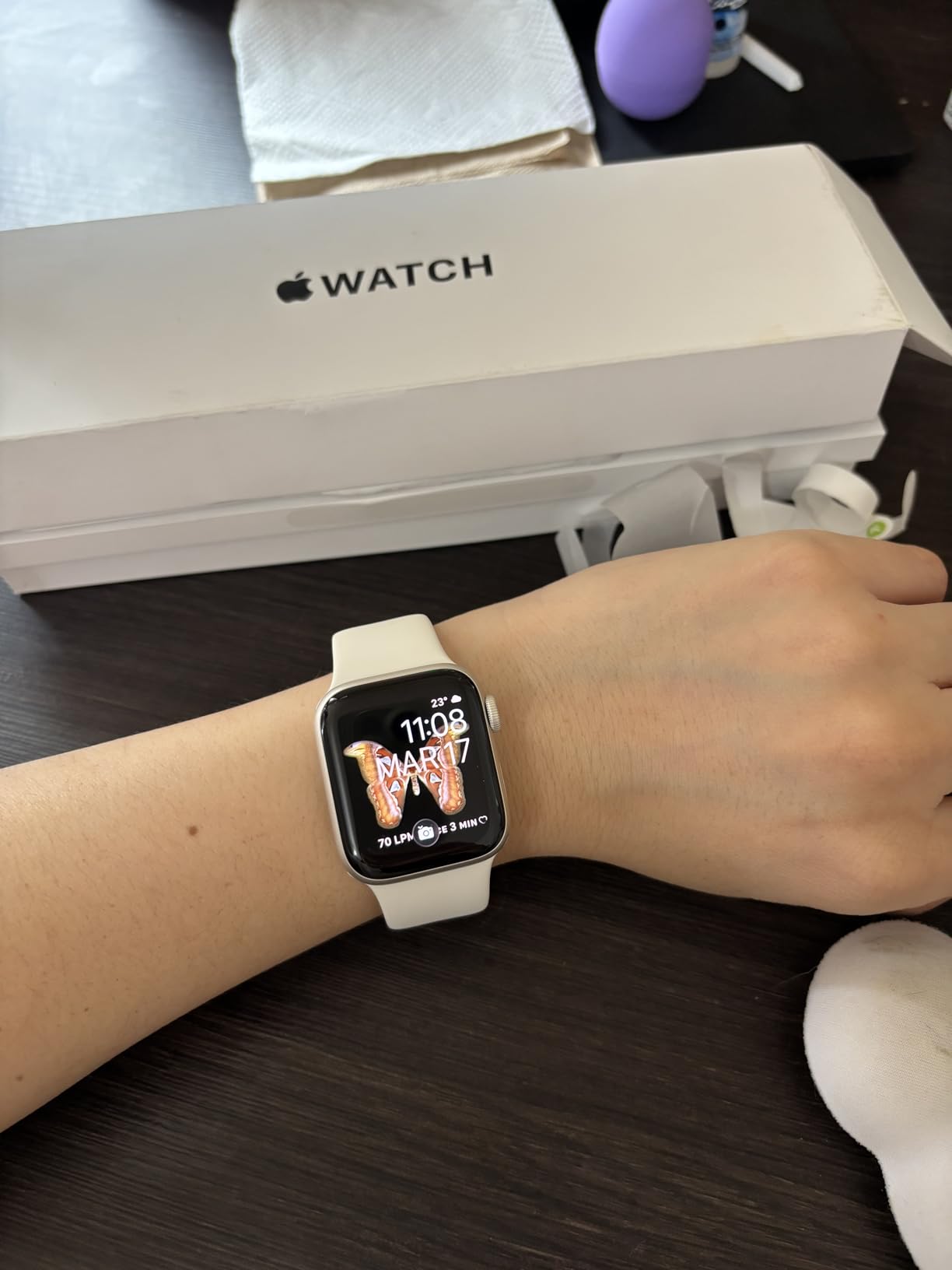 Watch SE 3 [GPS + Cellular 40mm] Smartwatch with Starlight Aluminum Case with Starlight Sport Band - S/M. Fitness and Sleep Trackers, Heart Rate Monitor, Always-On Display, Water Resistant customer photo 1