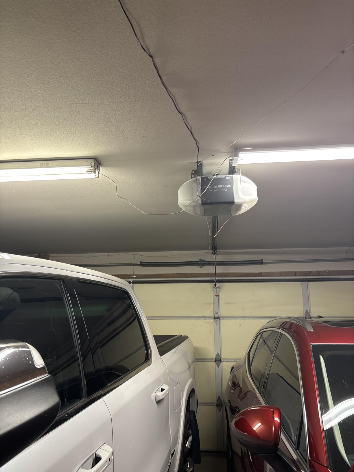 Chamberlain 1/2 HP Belt Drive Smart Garage Door Opener with Battery Backup, 1-Bulb Lighting, and myQ Connectivity customer photo 1