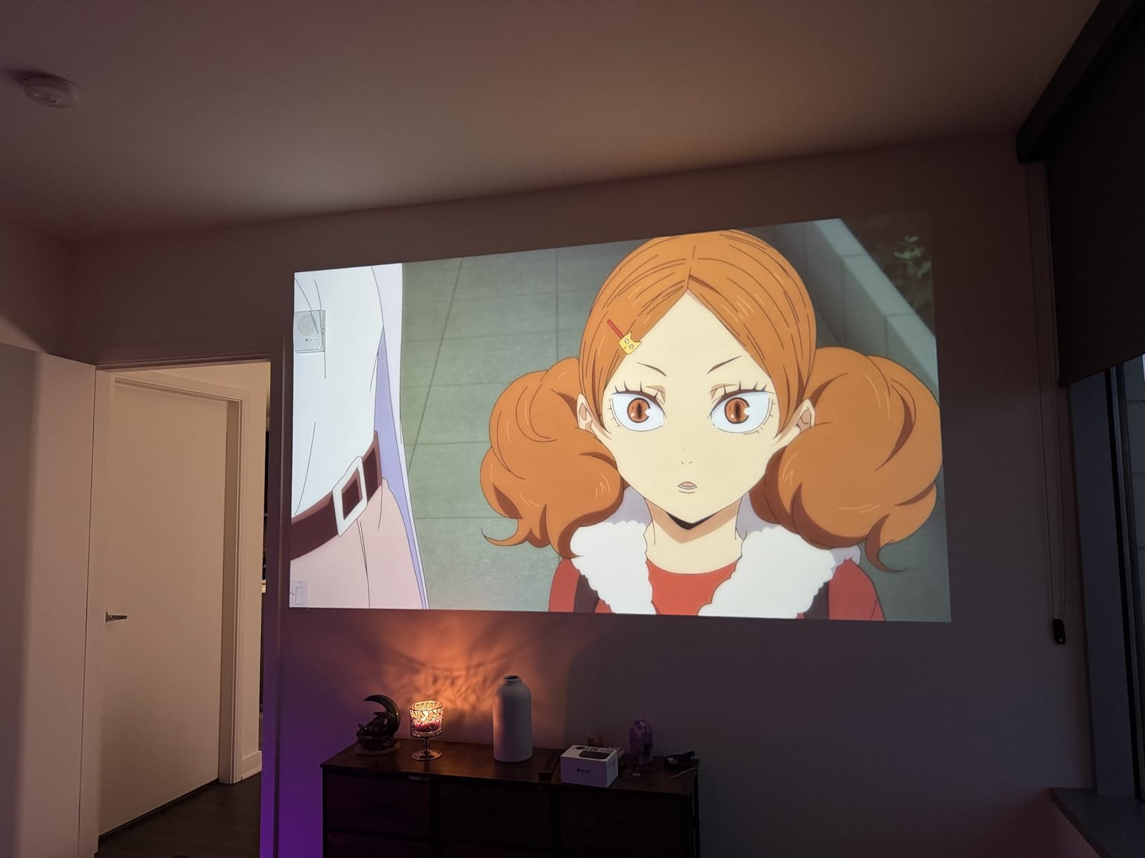 VISSPL 2200ANSI & Officially-Licensed APP Smart 4K Projector with WiFi and Bluetooth, 3D Dolby Audio and Auto Focus Portable Outdoor Projector, Movie Home Theater Proyector with 360° Adjustable Stand customer photo 2