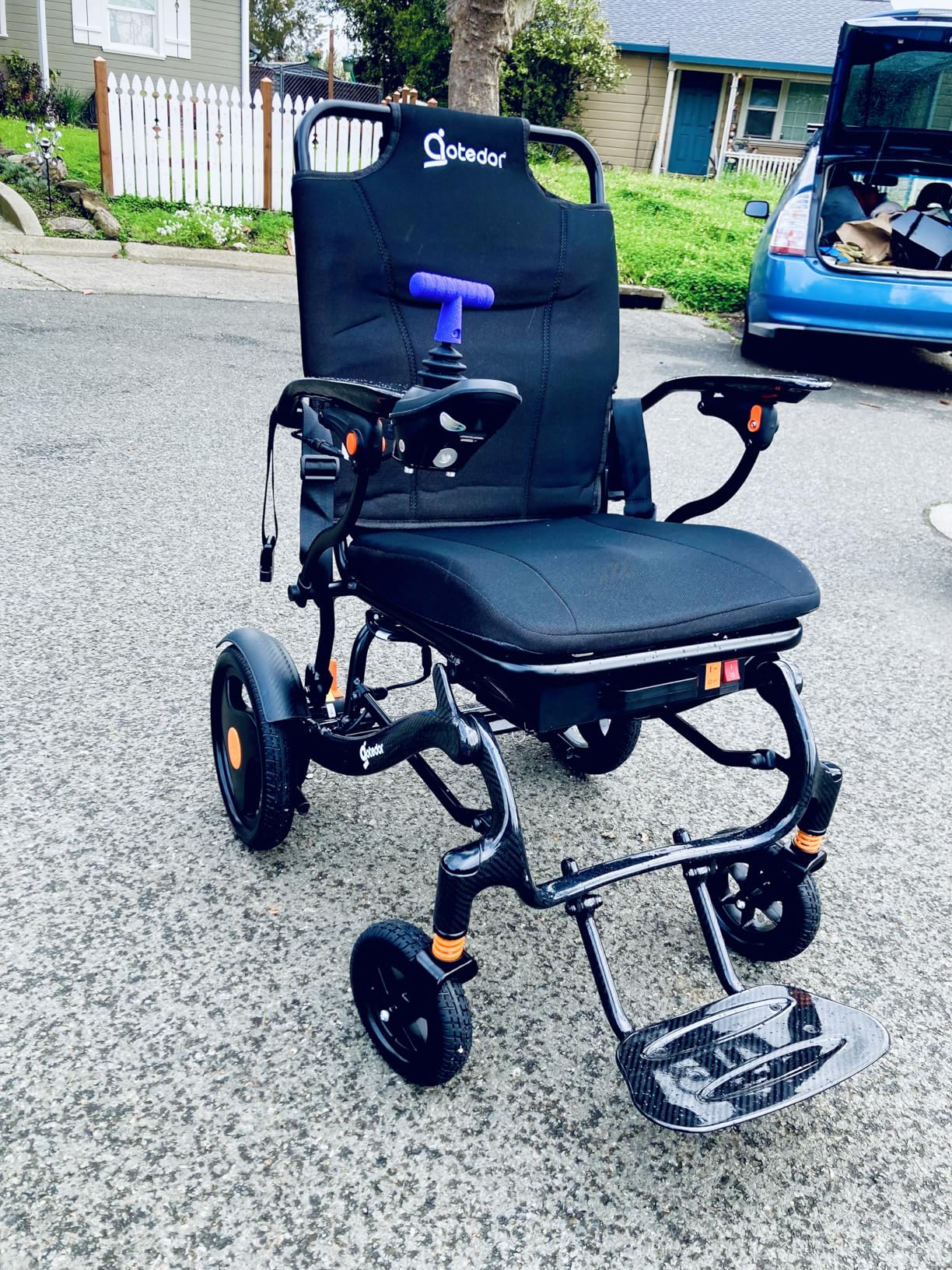 Aotedor 37lbs Lightweight Carbon Fiber Electric Wheelchairs for Adults 30 Miles Long Range Foldable Motorized Wheelchair with Dual 12Ah Batteries & Dual Motors,Intelligent Portable Airline Approved customer photo 1